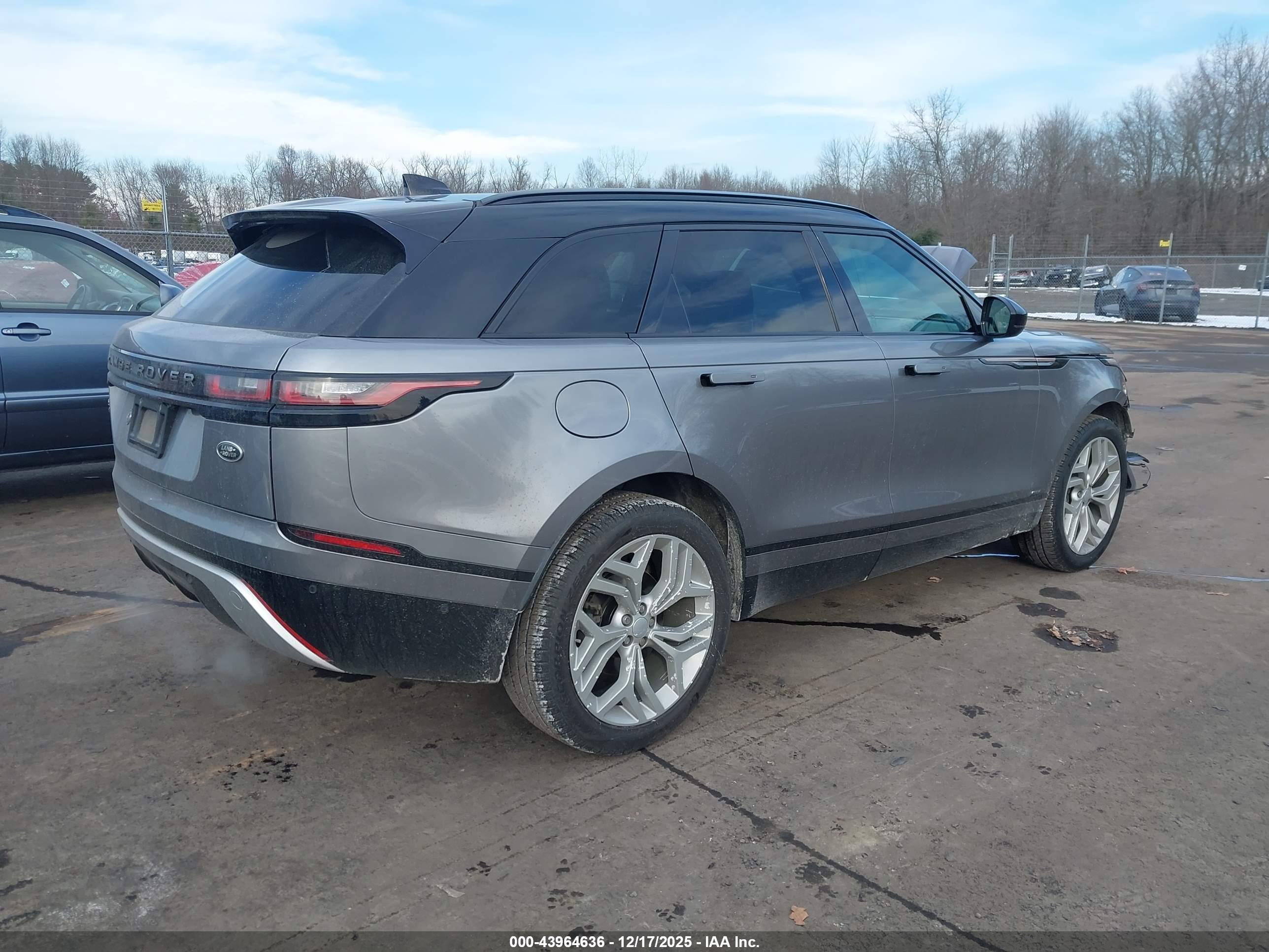 LAND ROVER image 4