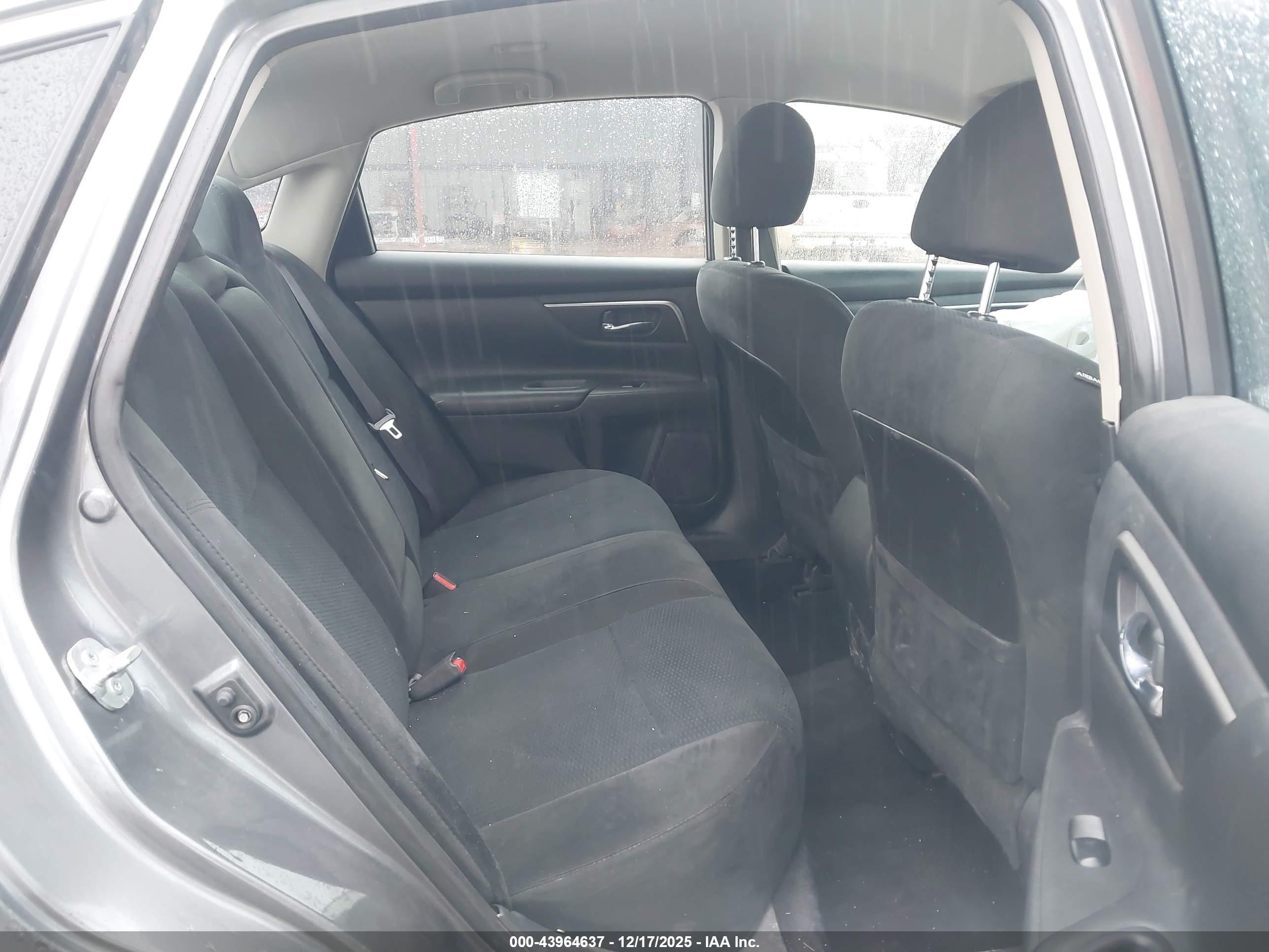 NISSAN ALTIMA image 8