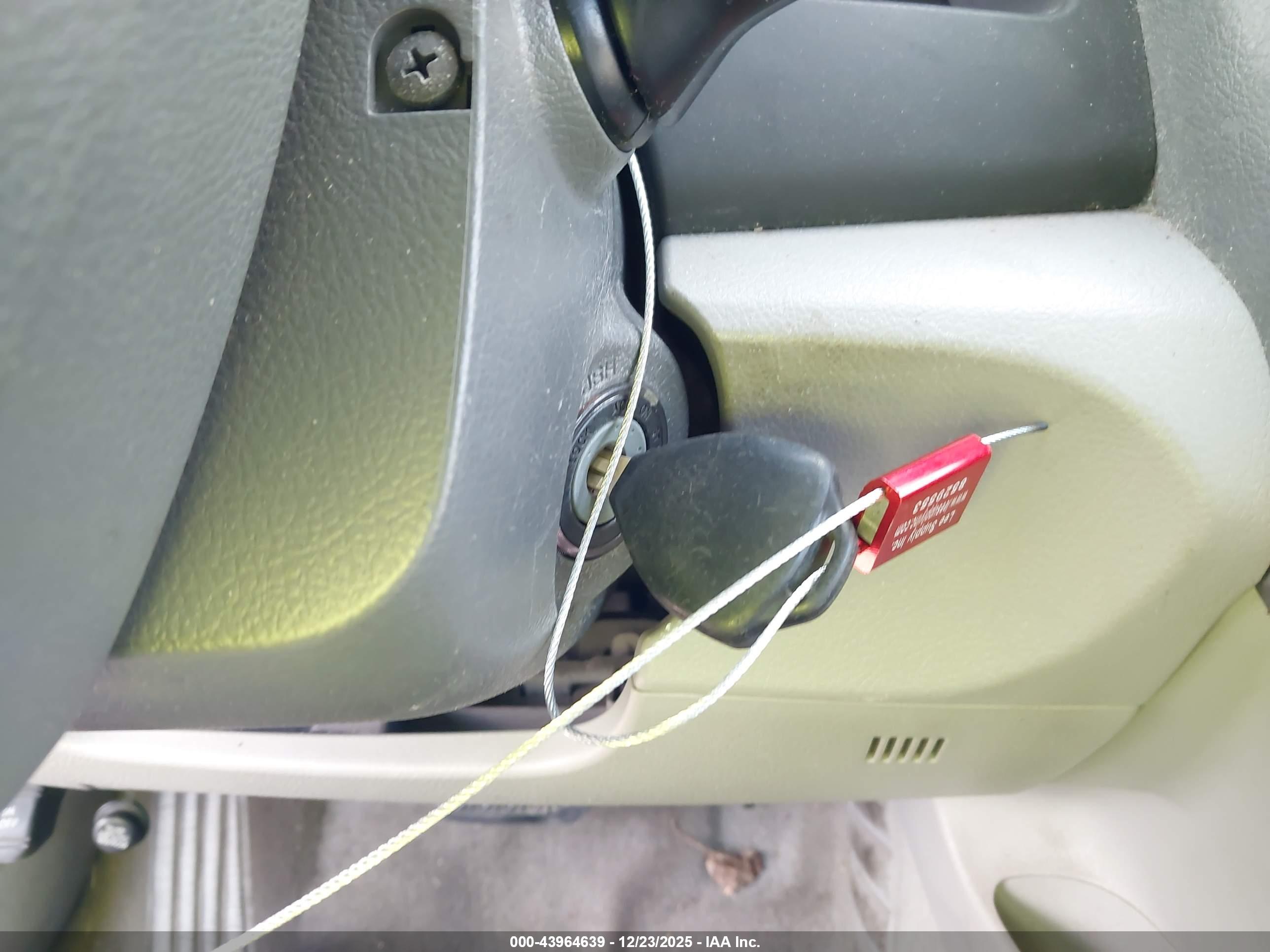 TOYOTA CAMRY image 11