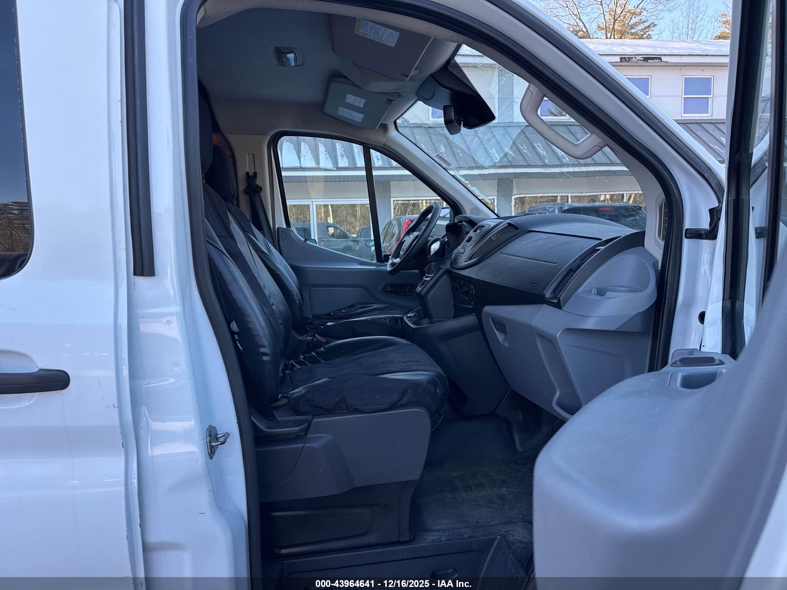 FORD TRANSIT-250 image 5