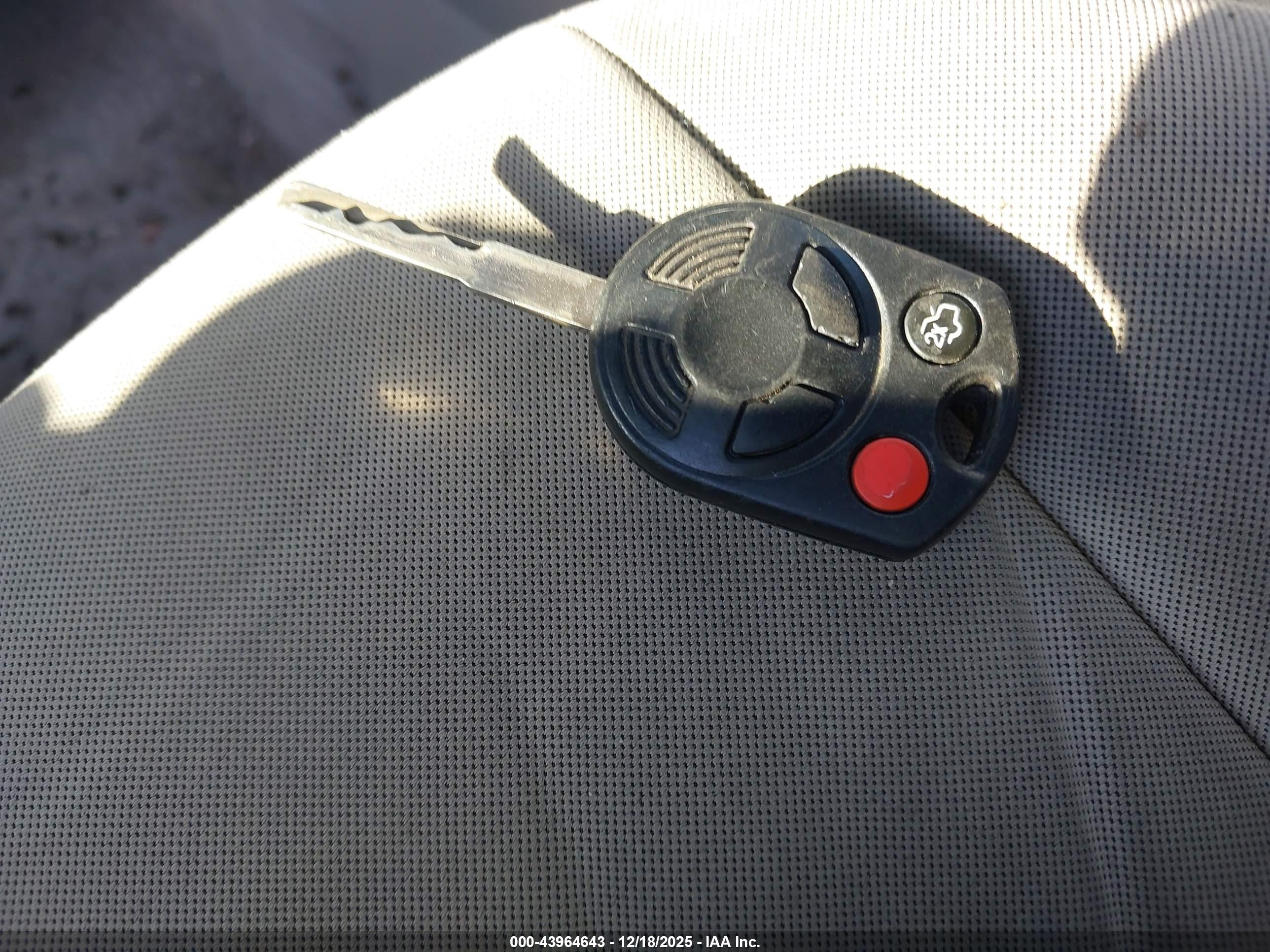 FORD C-MAX image 11