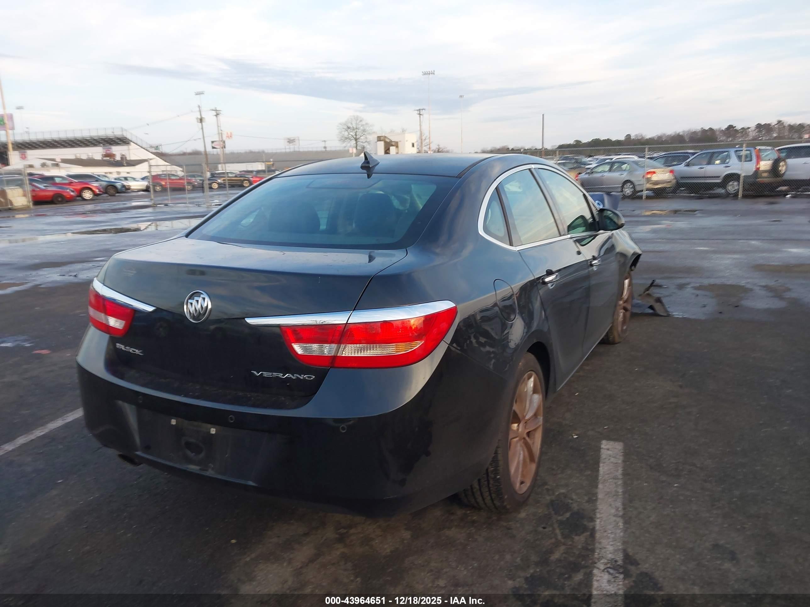 BUICK VERANO image 4