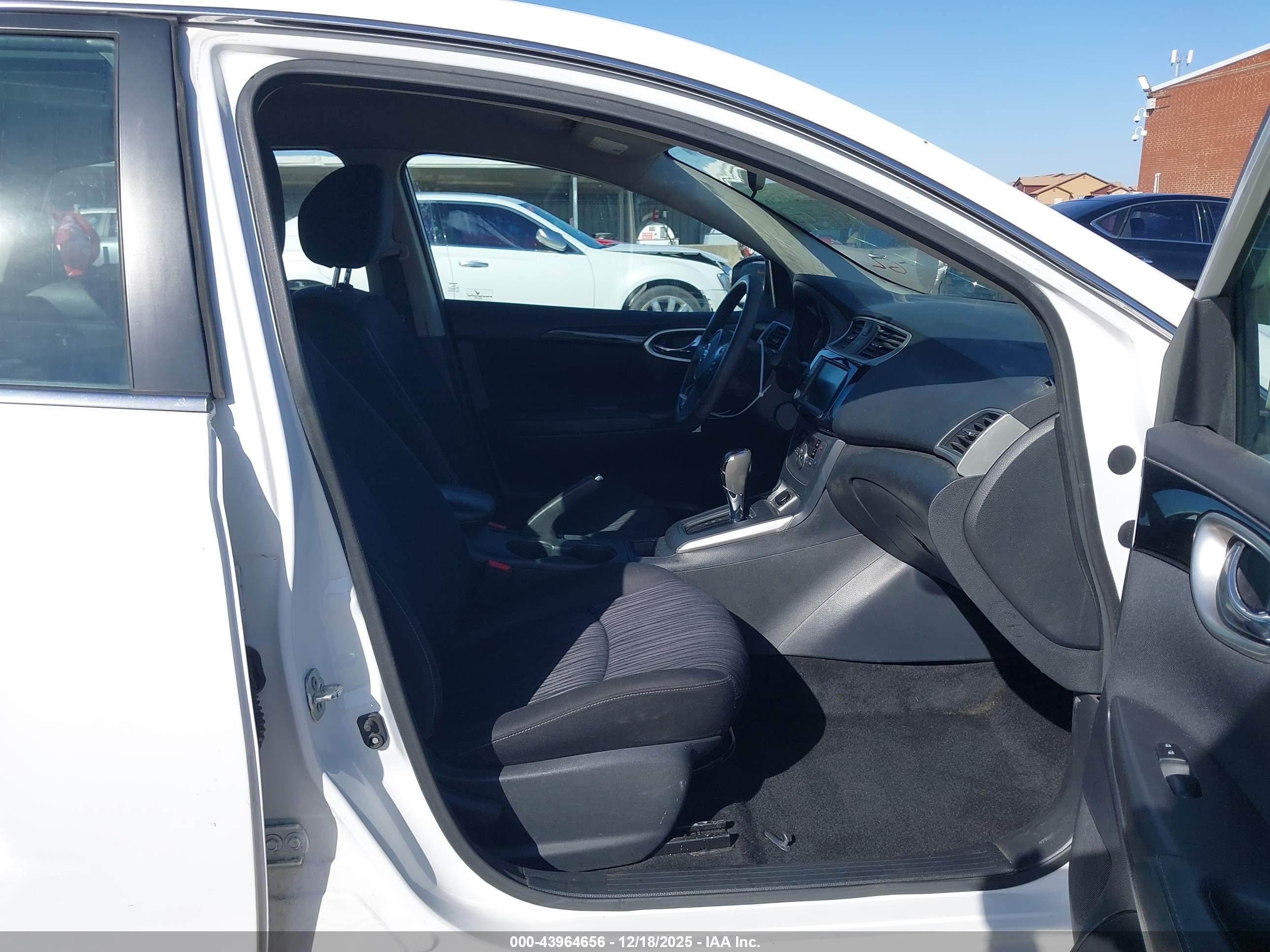 NISSAN SENTRA image 5