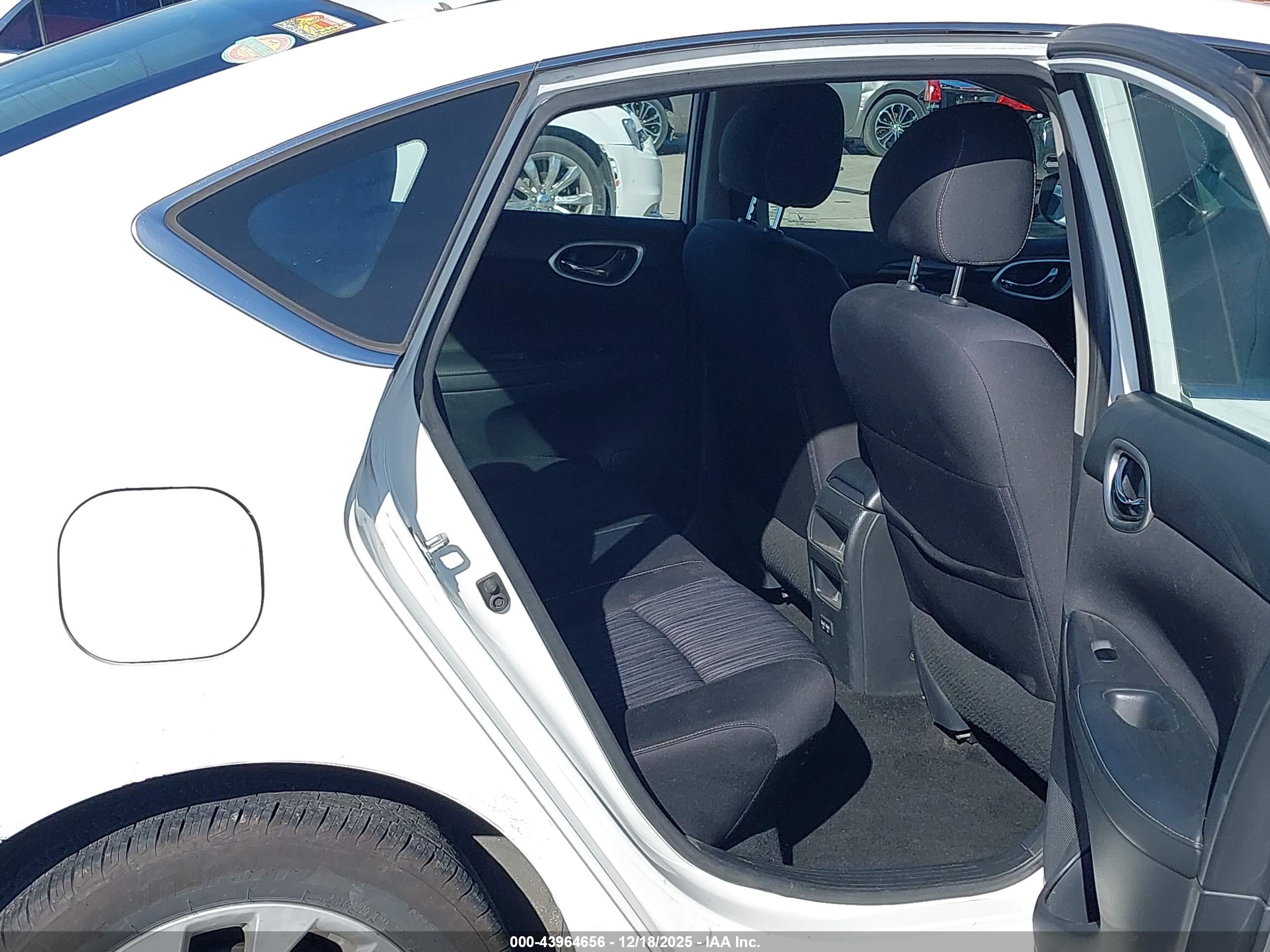 NISSAN SENTRA image 8