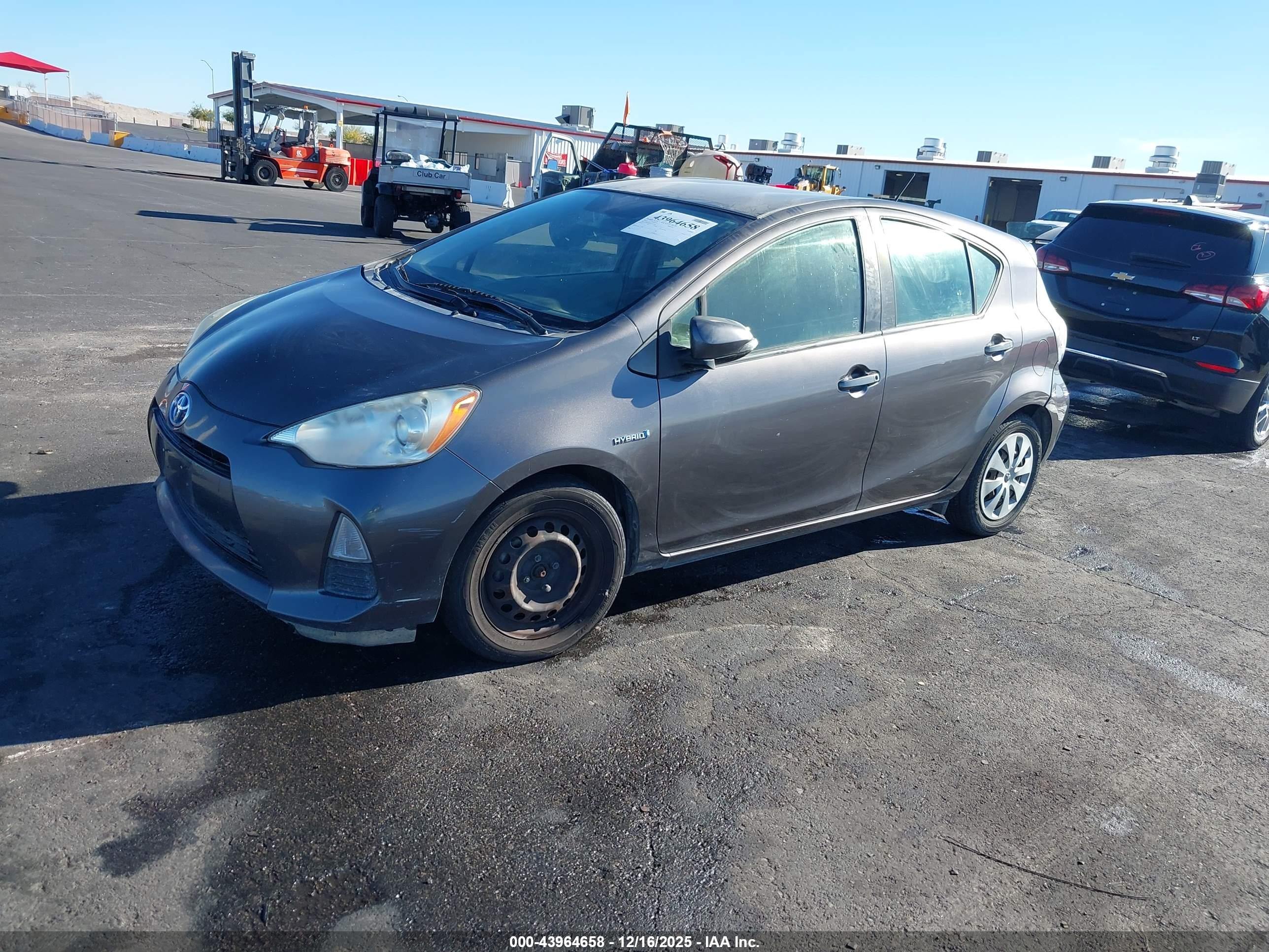 TOYOTA PRIUS image 2