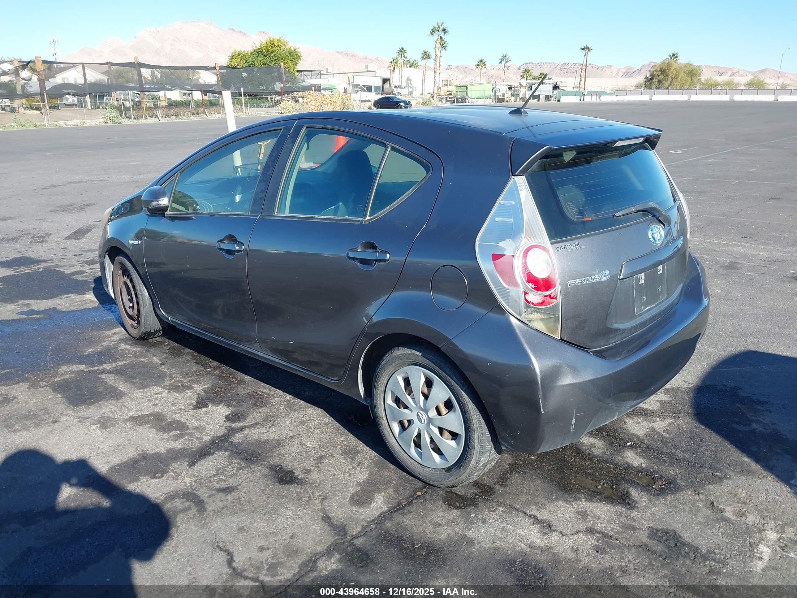 TOYOTA PRIUS image 3