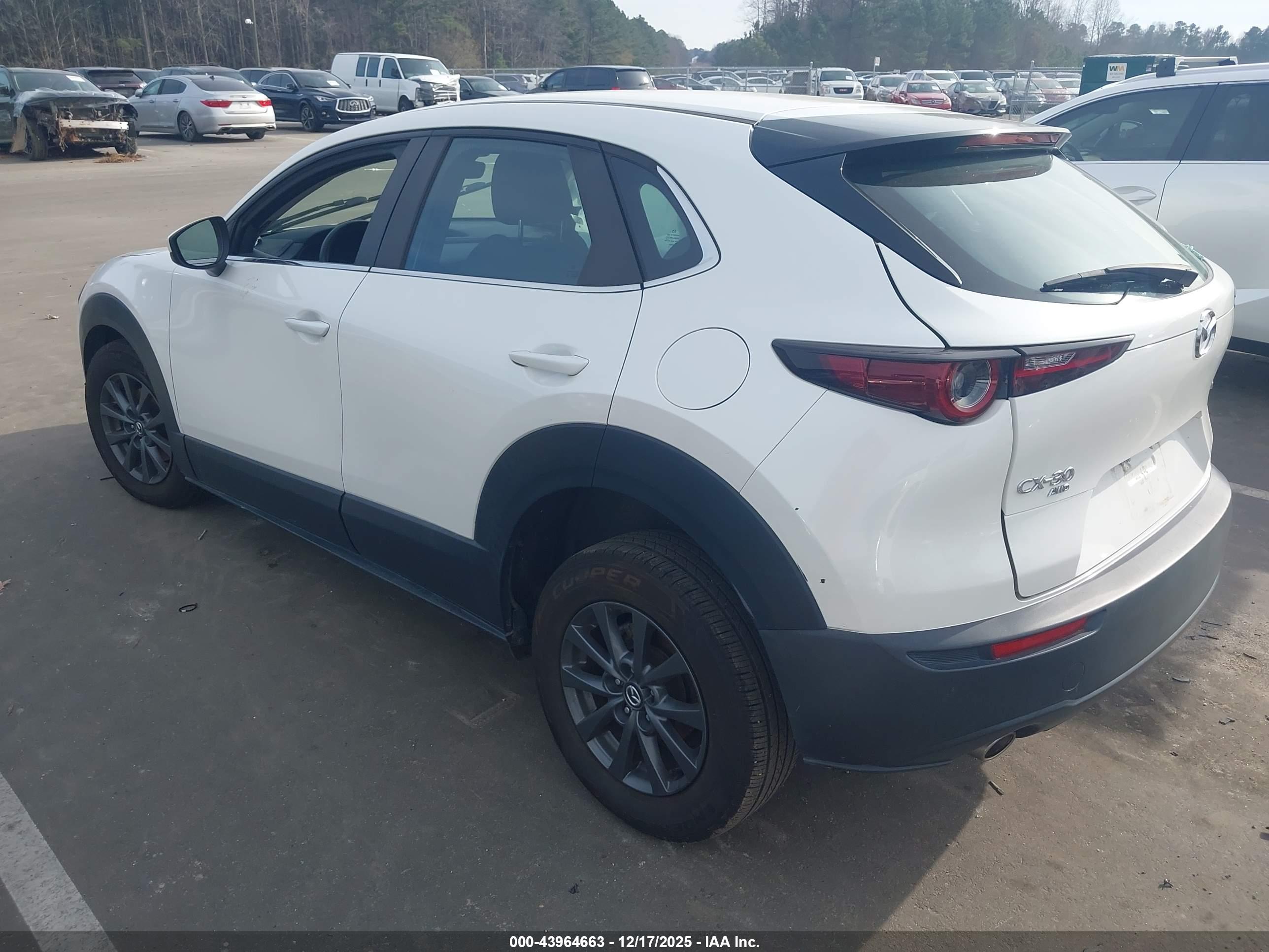 MAZDA CX-30 image 3