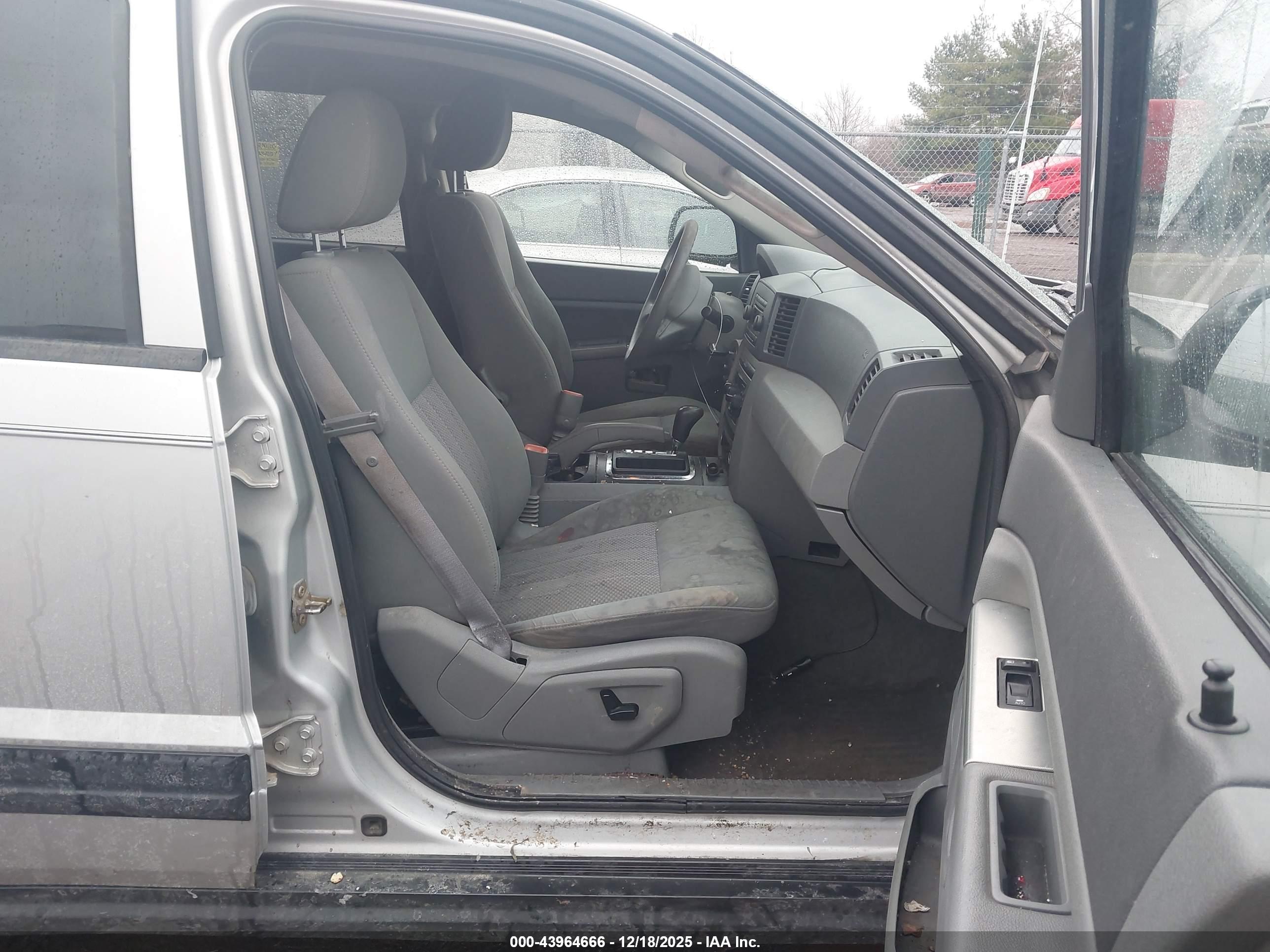 JEEP GRAND image 5