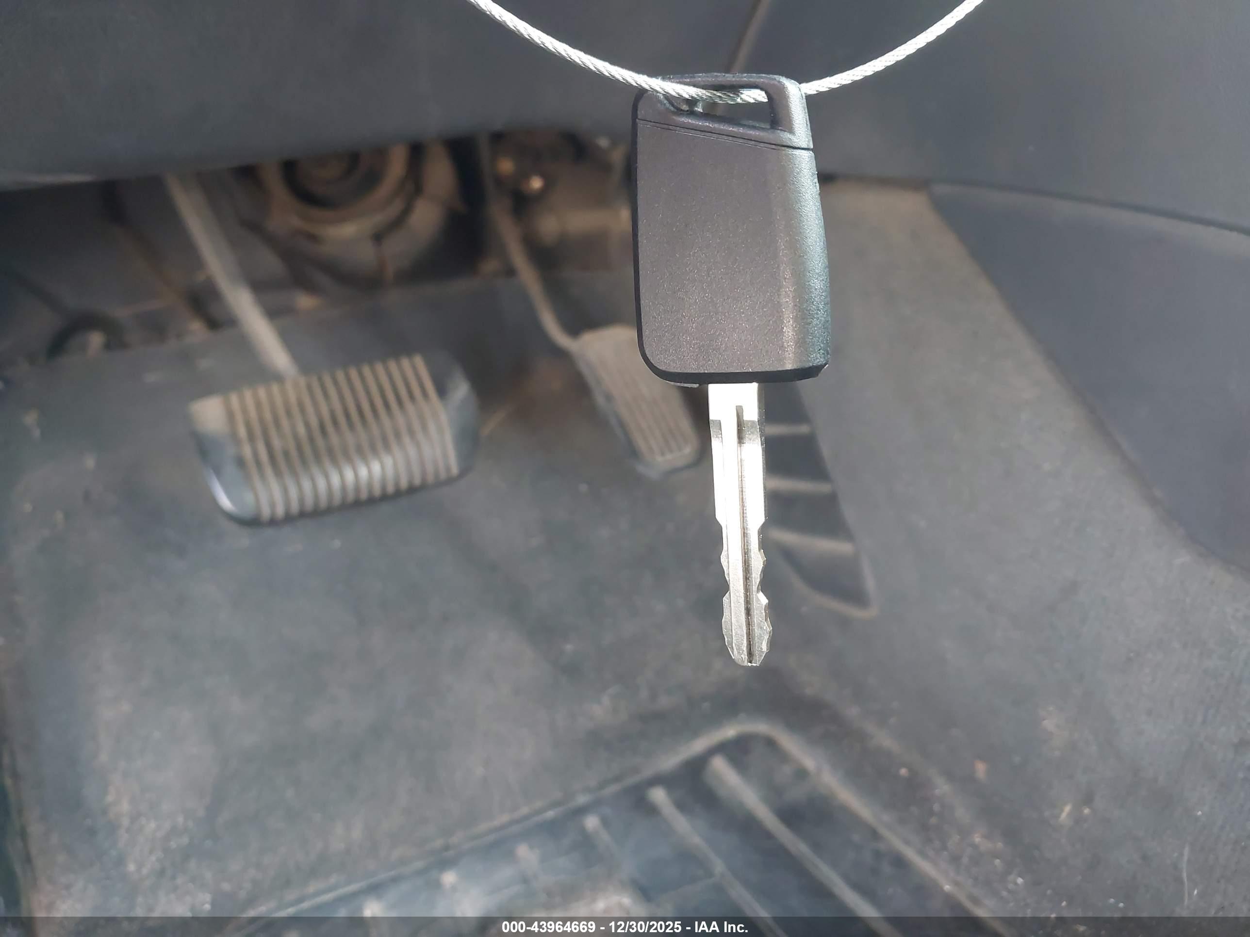 TOYOTA CAMRY image 11