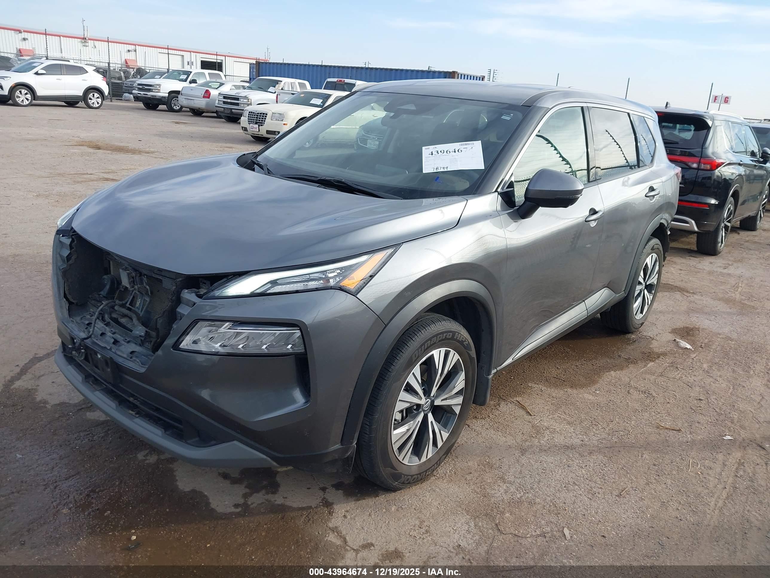 NISSAN ROGUE image 2