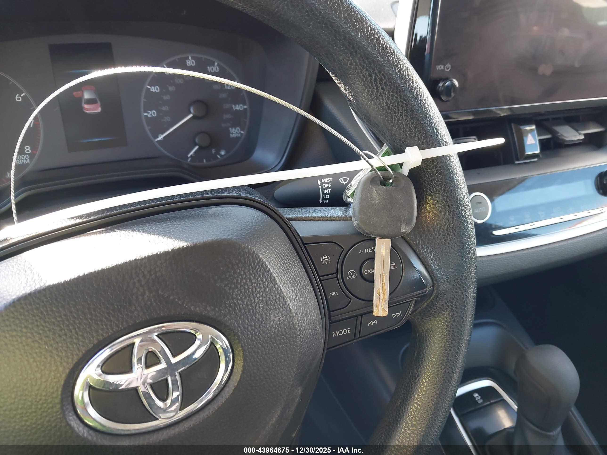 TOYOTA COROLLA image 11