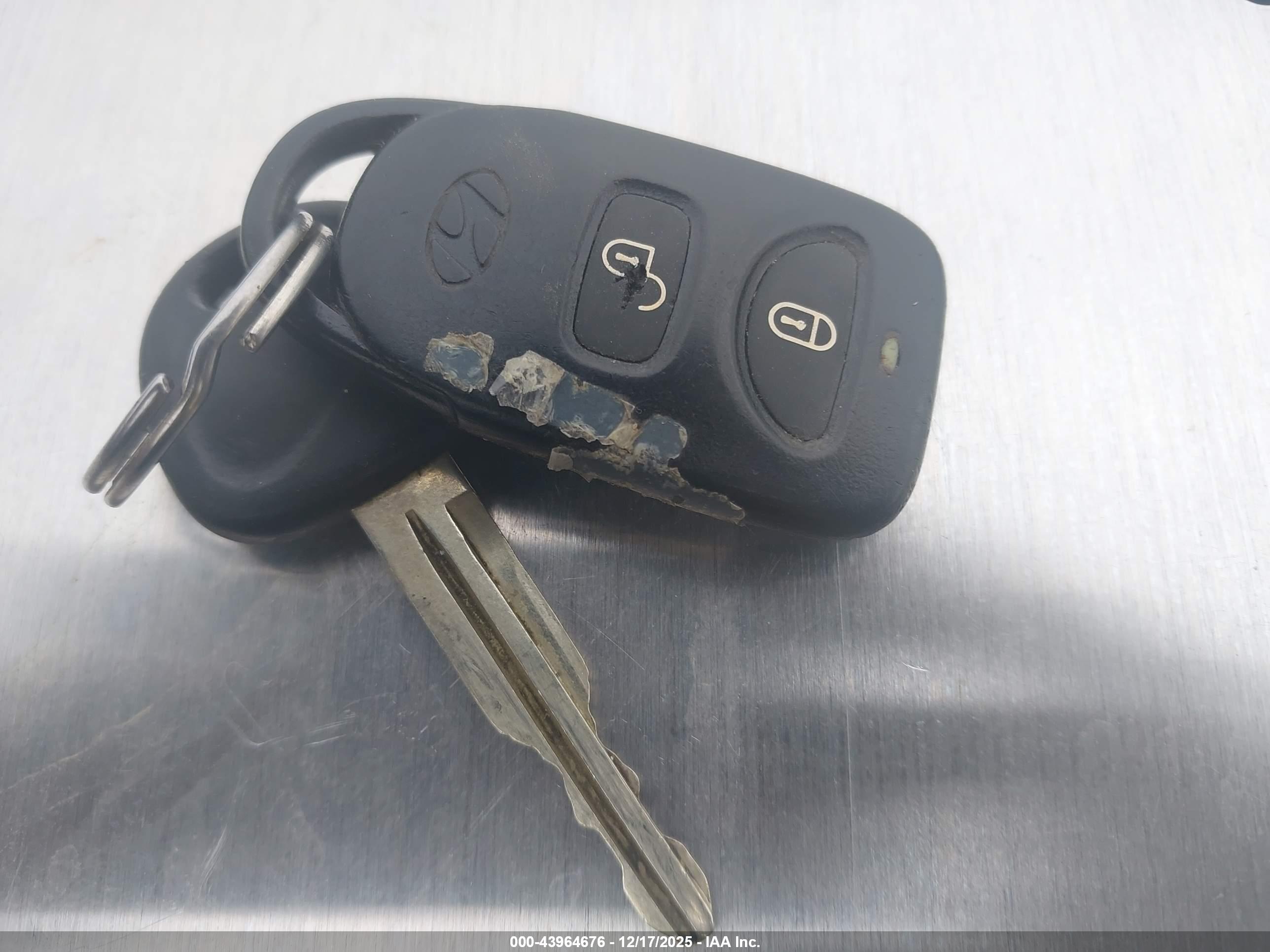 HYUNDAI TUCSON image 11