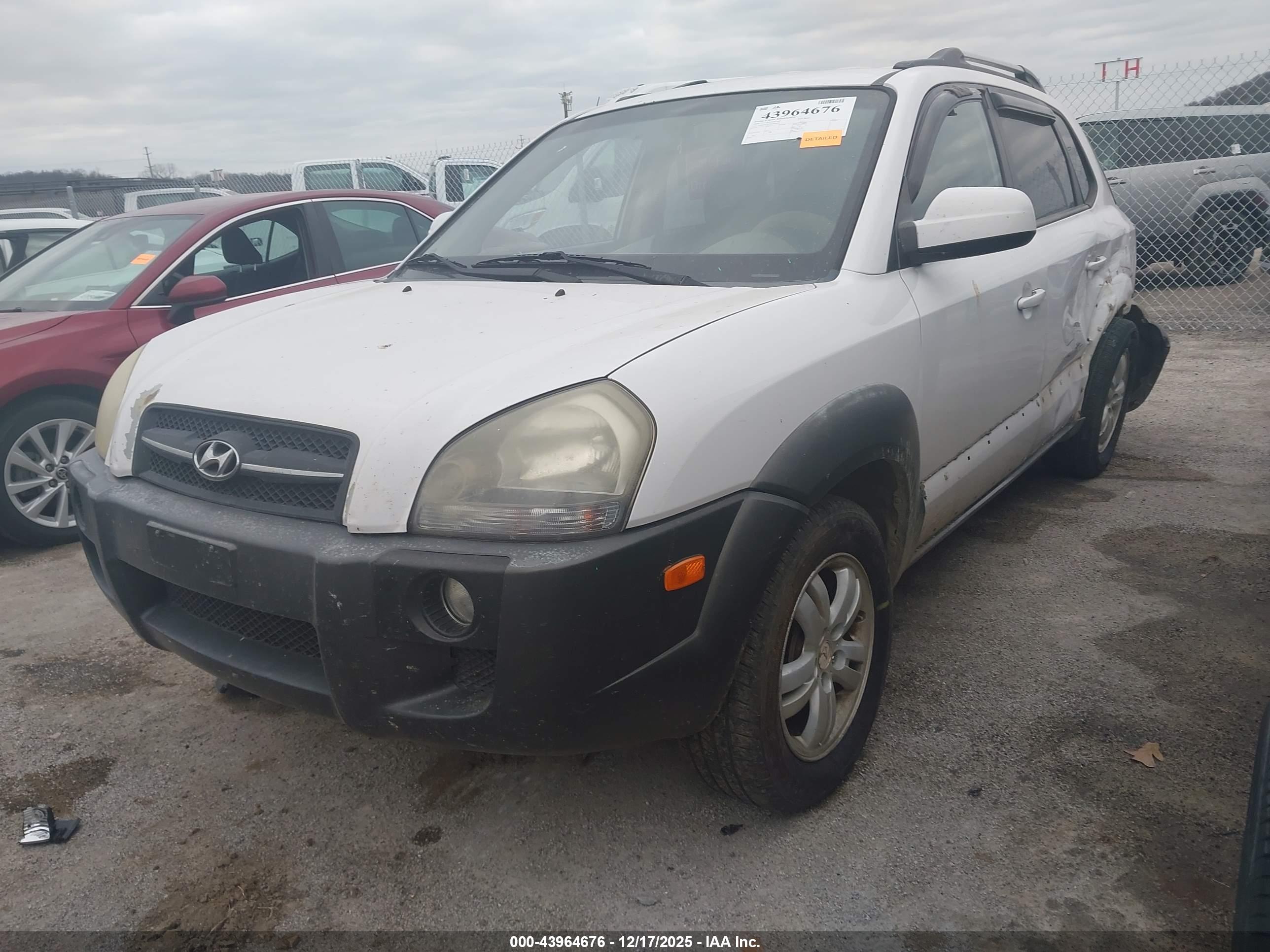 HYUNDAI TUCSON image 2
