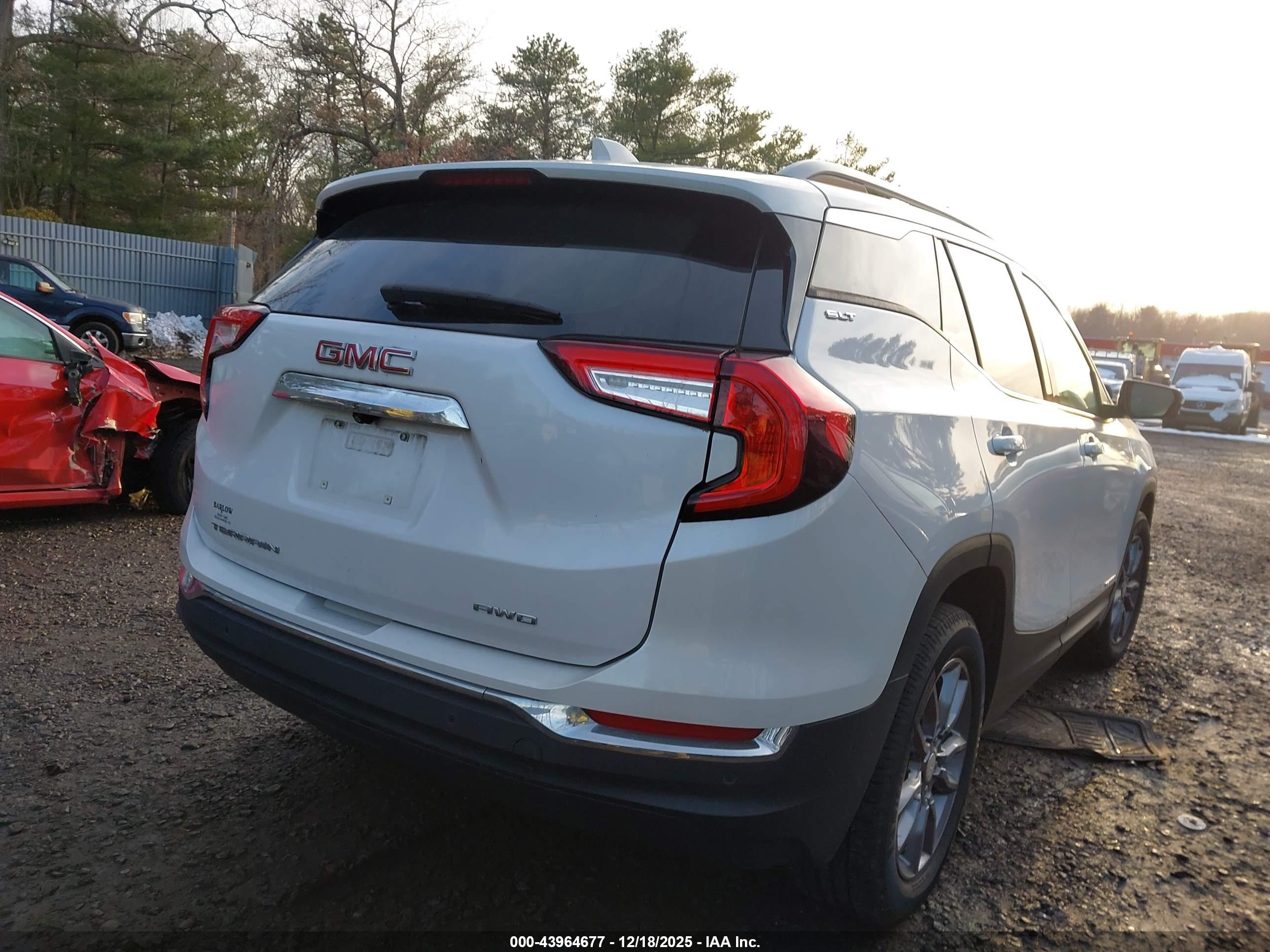 GMC TERRAIN image 4
