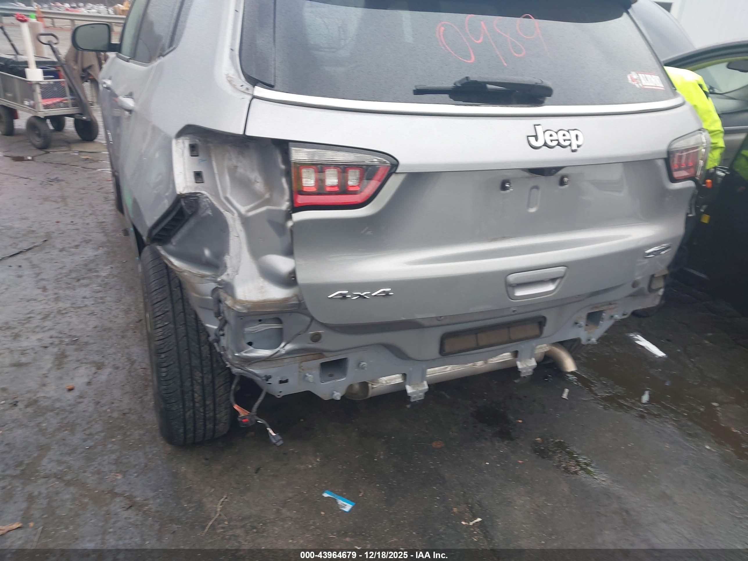 JEEP COMPASS image 6