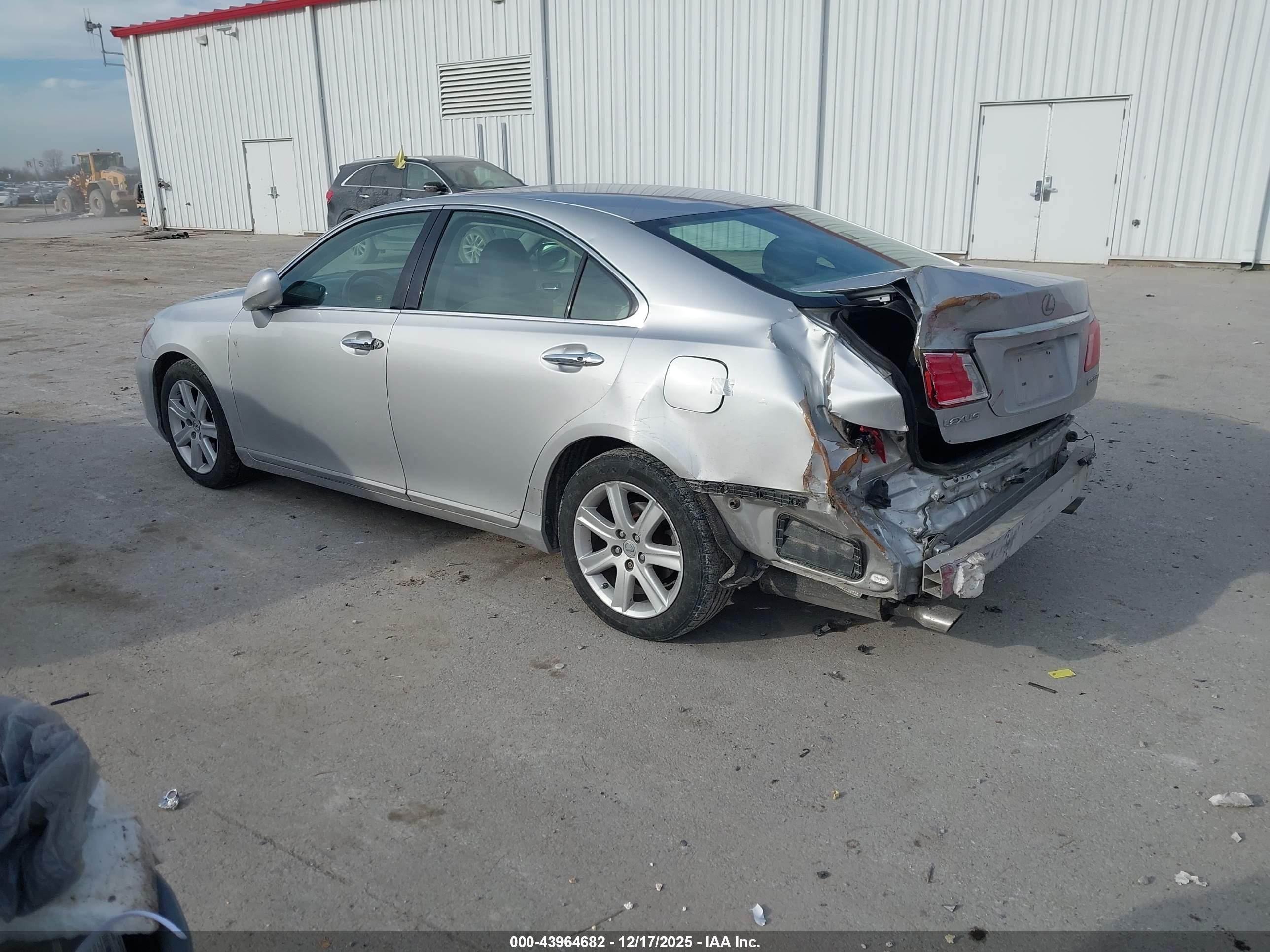 LEXUS ES image 3