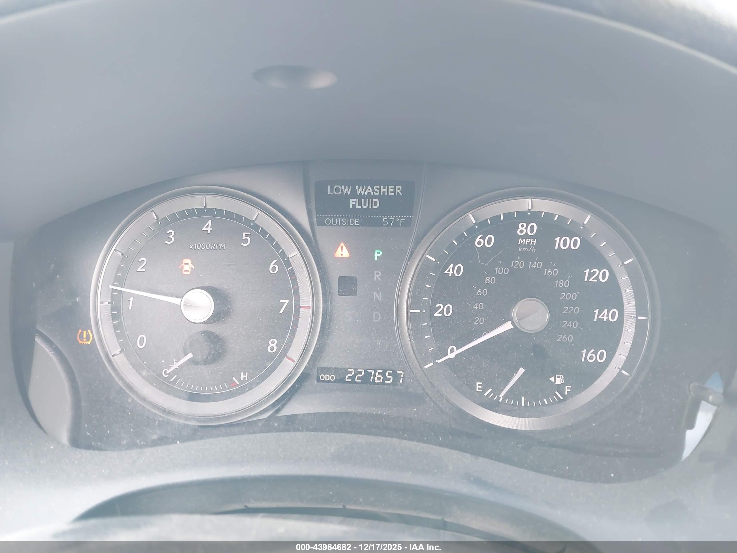 LEXUS ES image 7