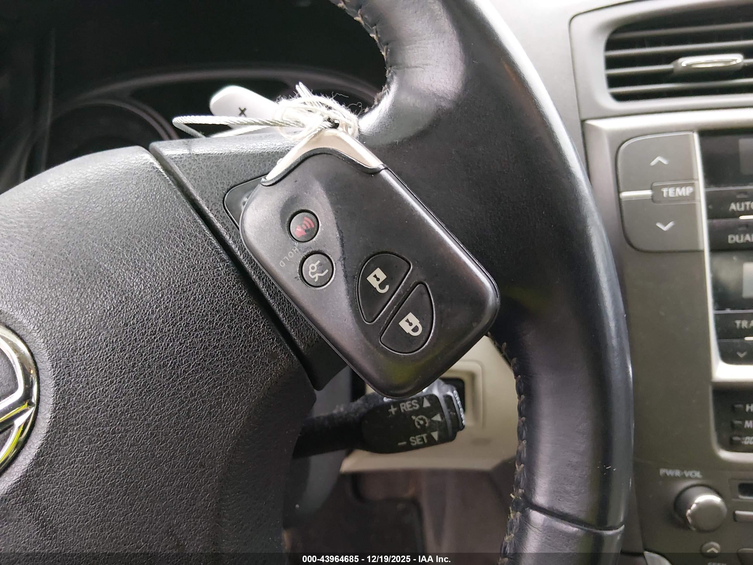 LEXUS IS image 11