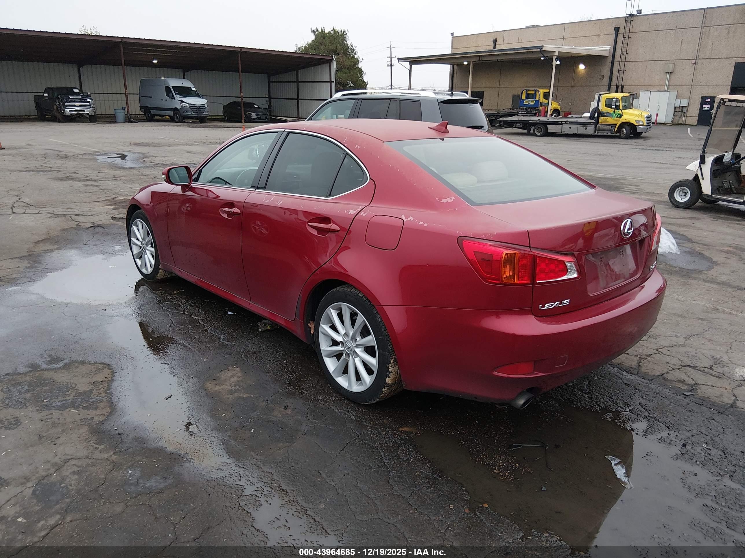LEXUS IS image 3
