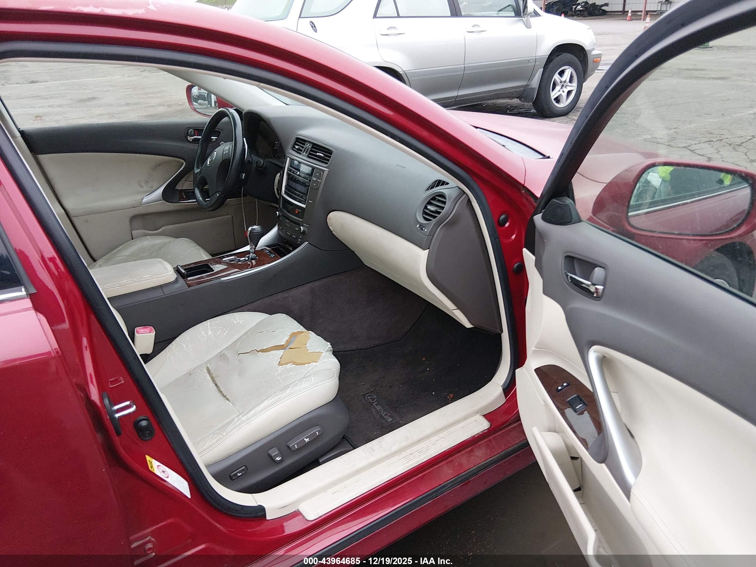 LEXUS IS image 5