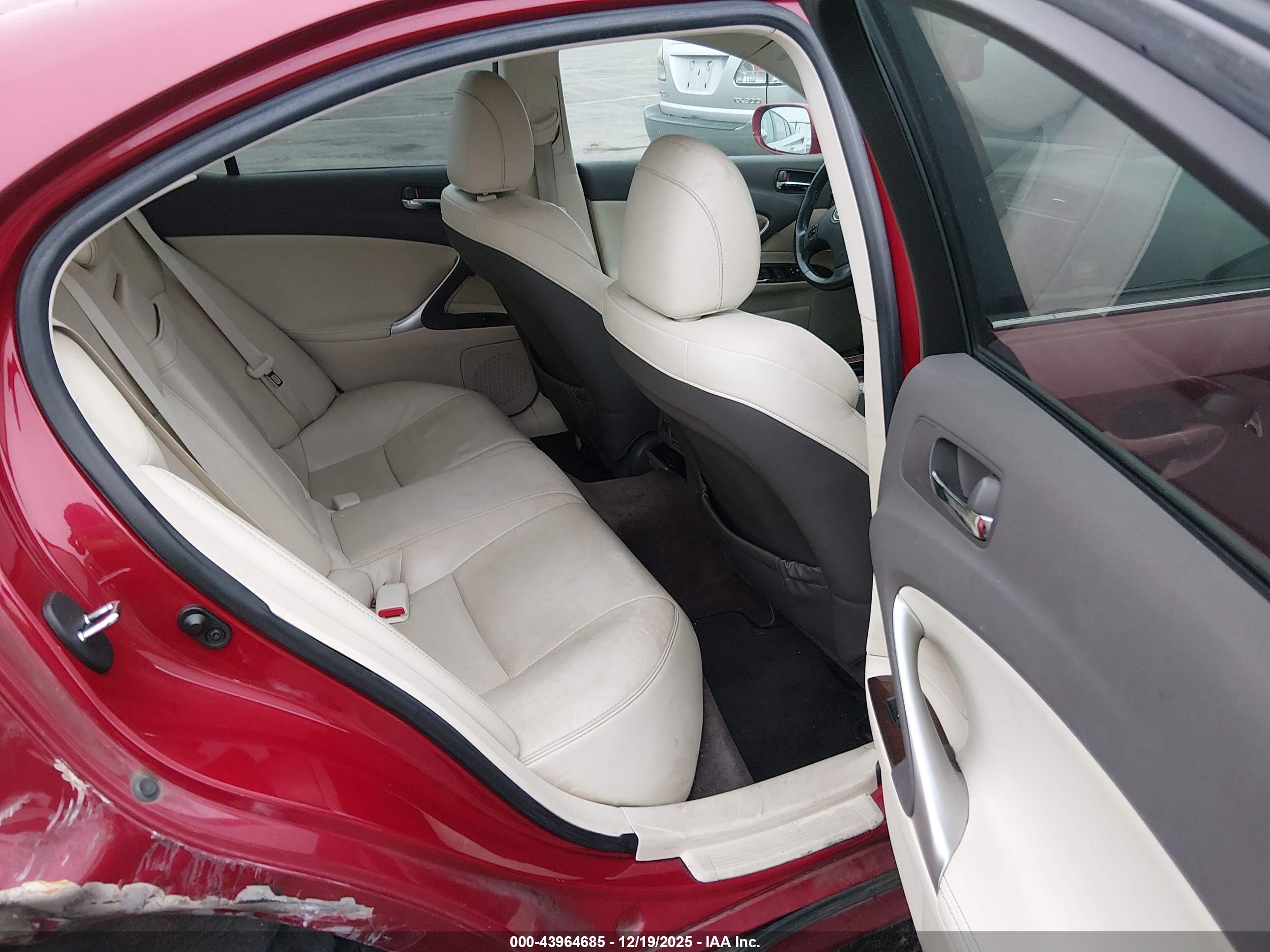 LEXUS IS image 8