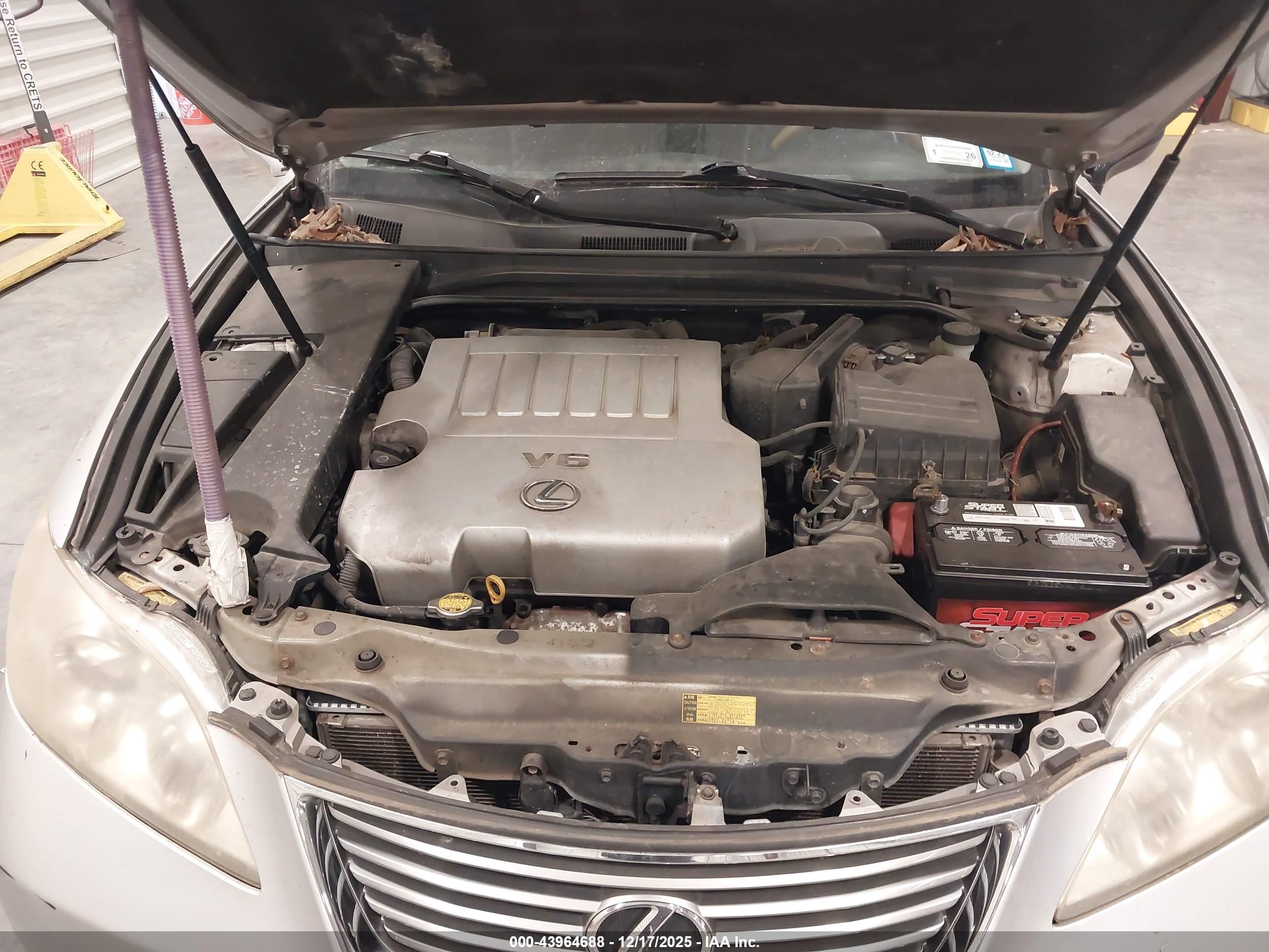 LEXUS ES image 10