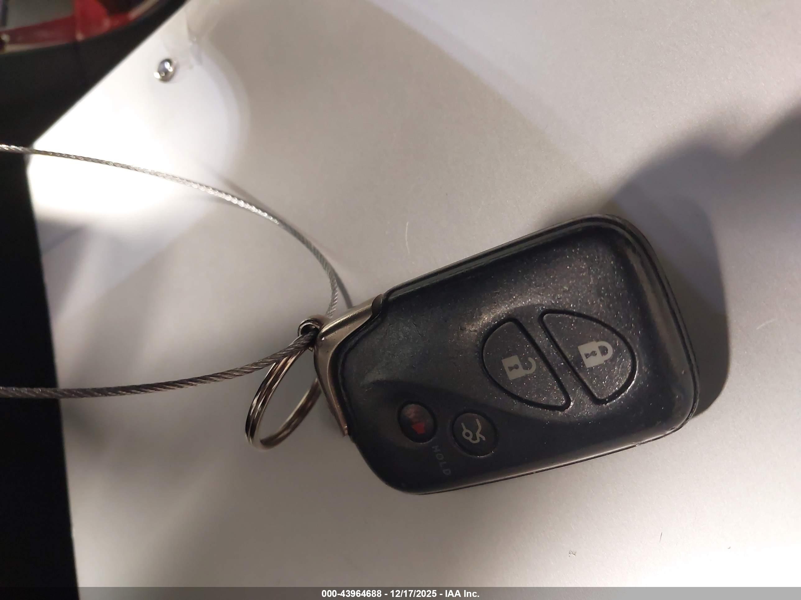 LEXUS ES image 11