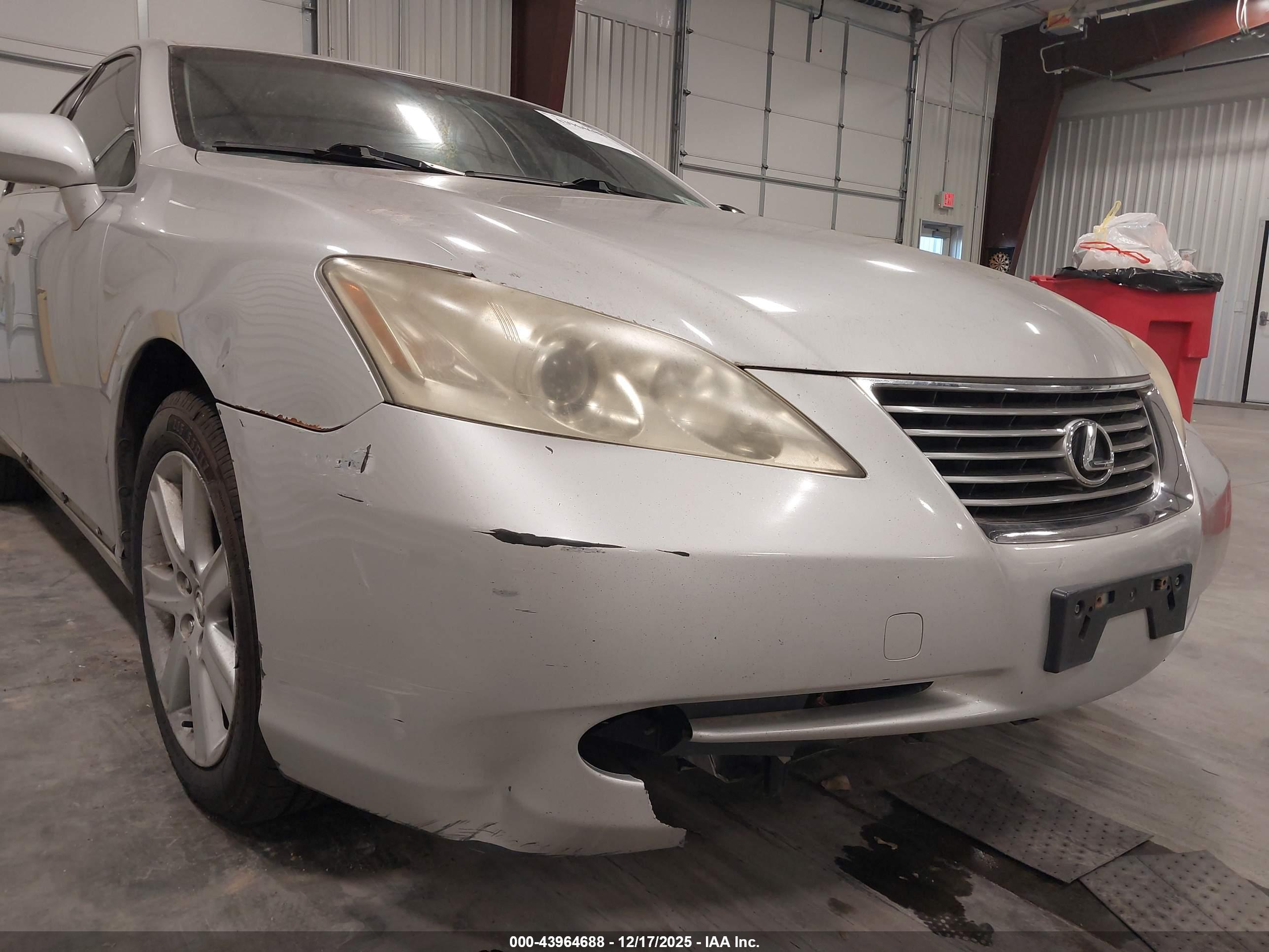 LEXUS ES image 6
