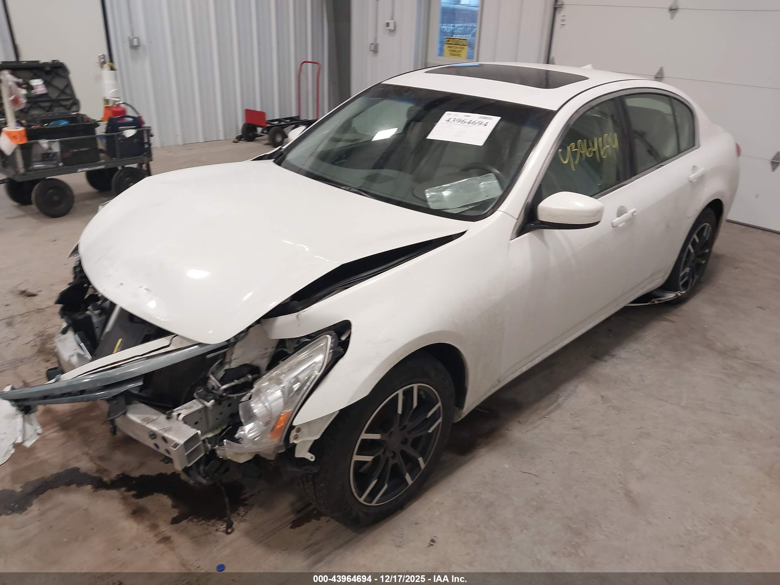 INFINITI G37X image 2