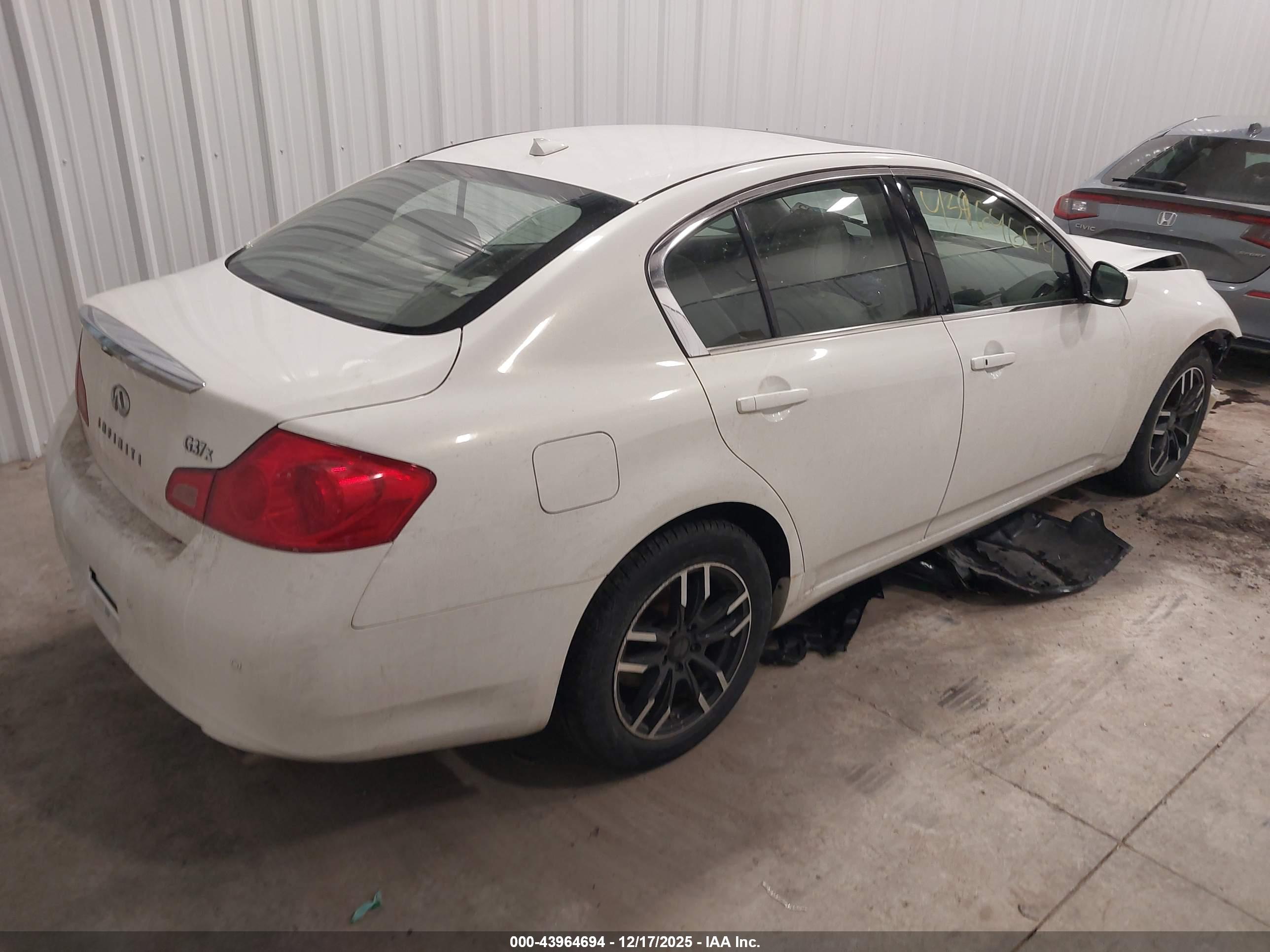 INFINITI G37X image 4