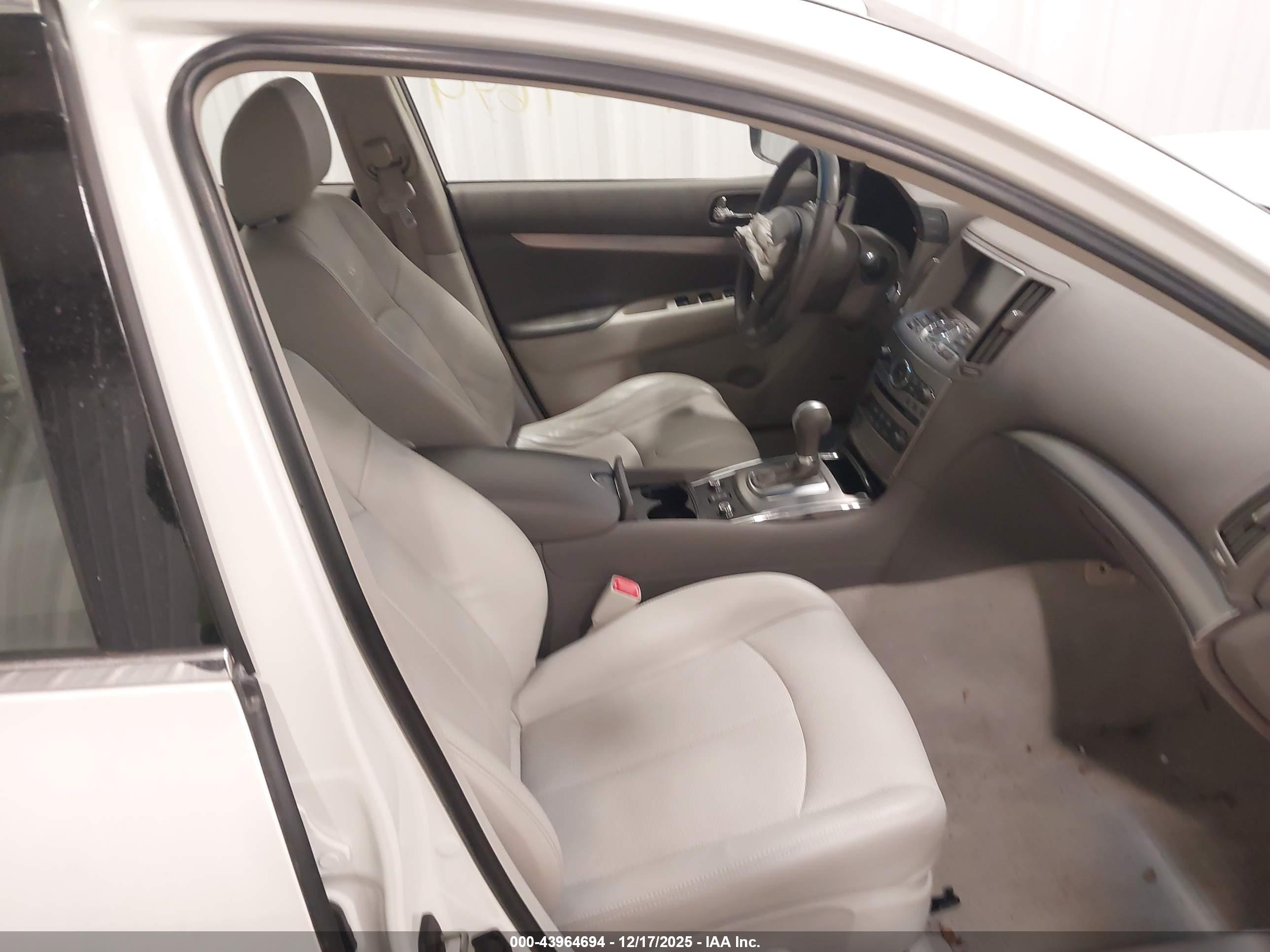INFINITI G37X image 5