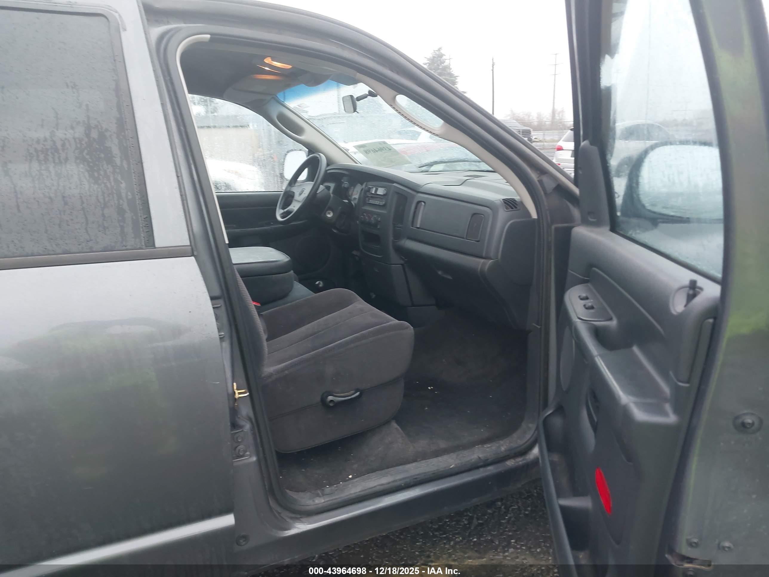 DODGE RAM image 5