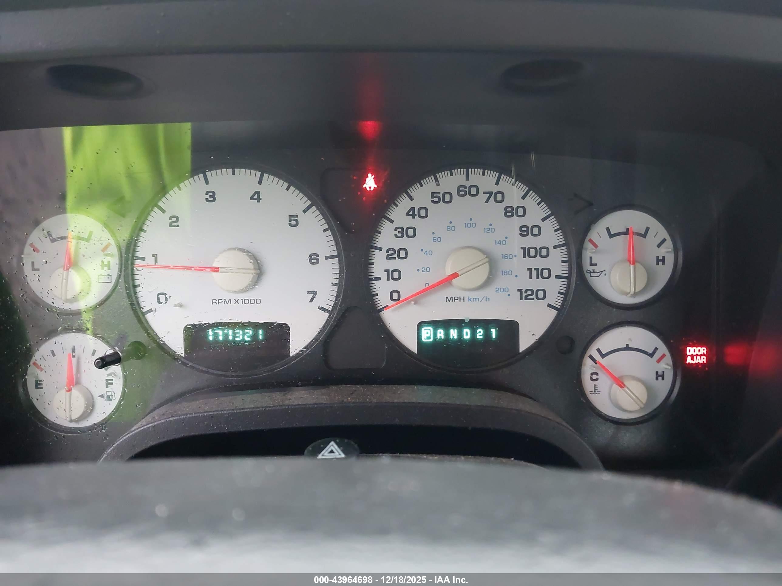 DODGE RAM image 7