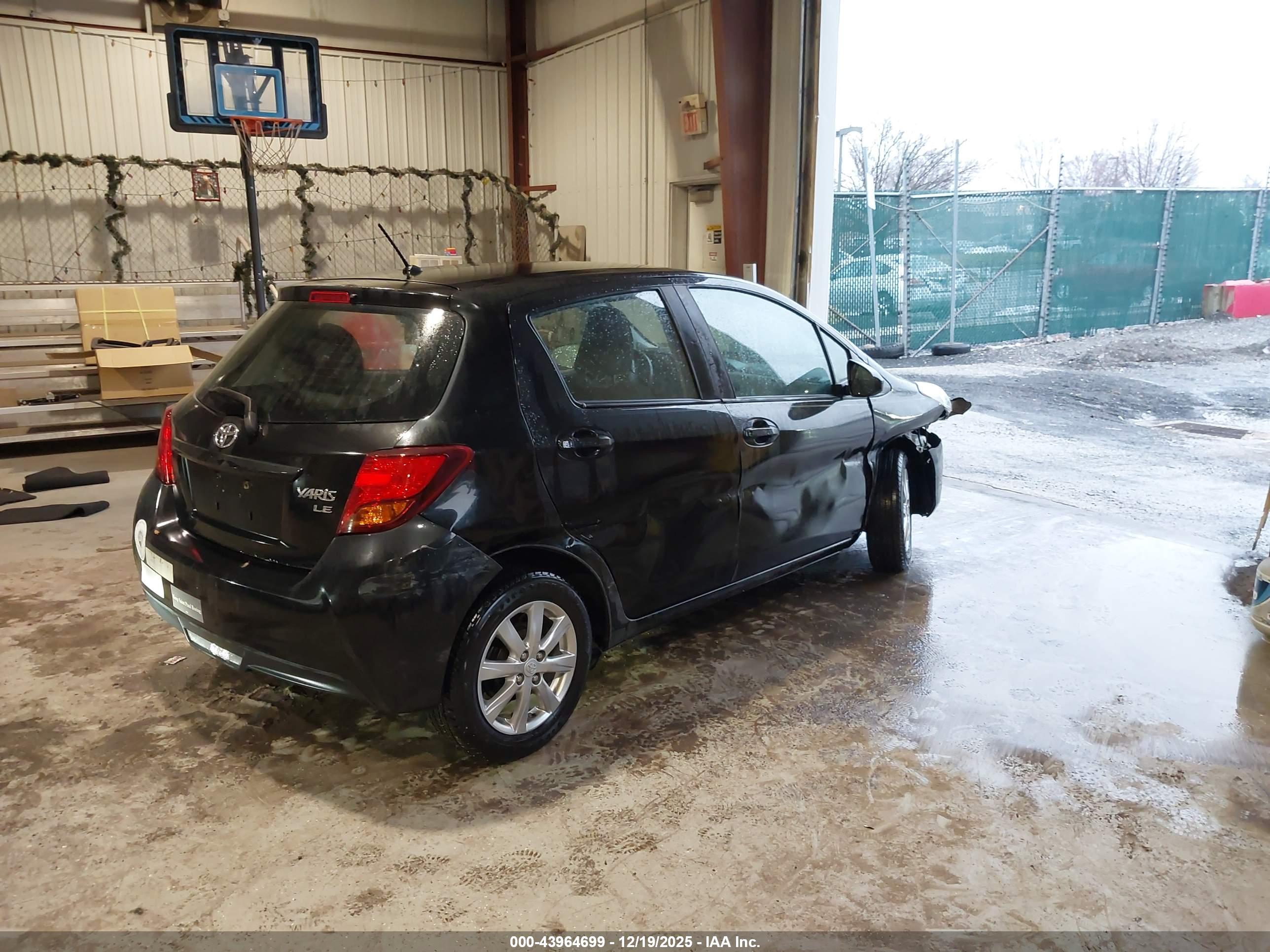 TOYOTA YARIS image 4