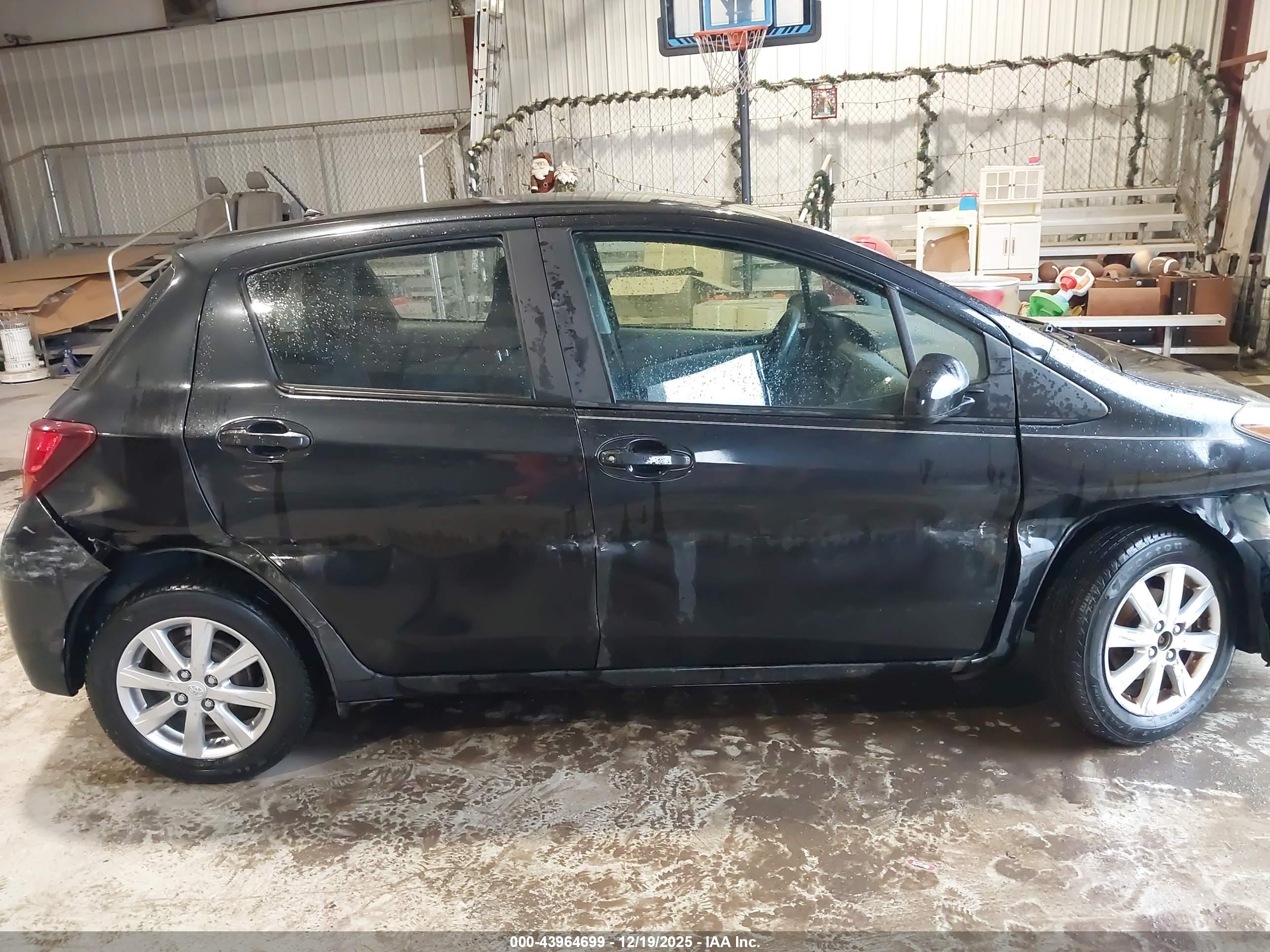 TOYOTA YARIS image 6