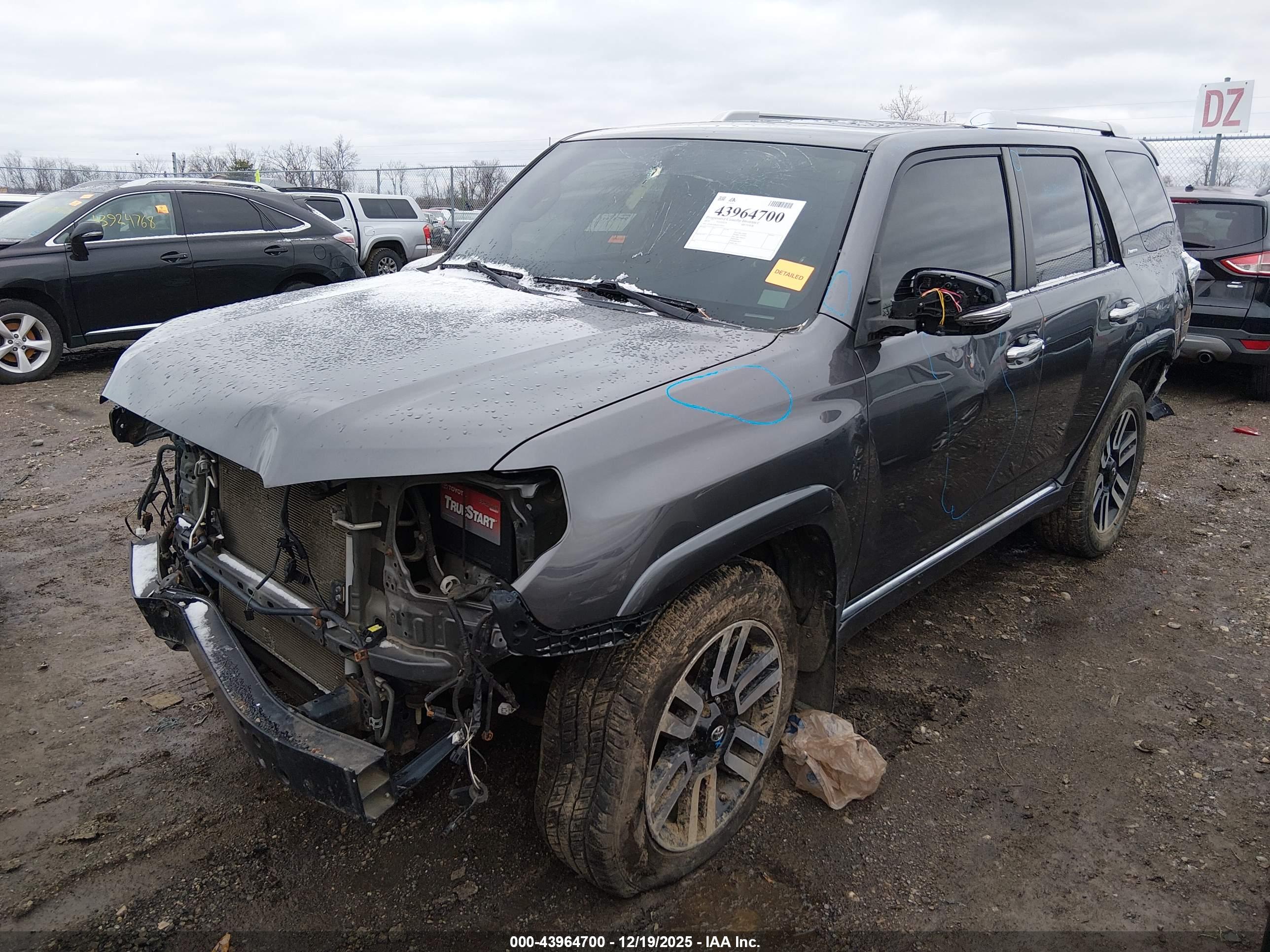 TOYOTA 4RUNNER image 2