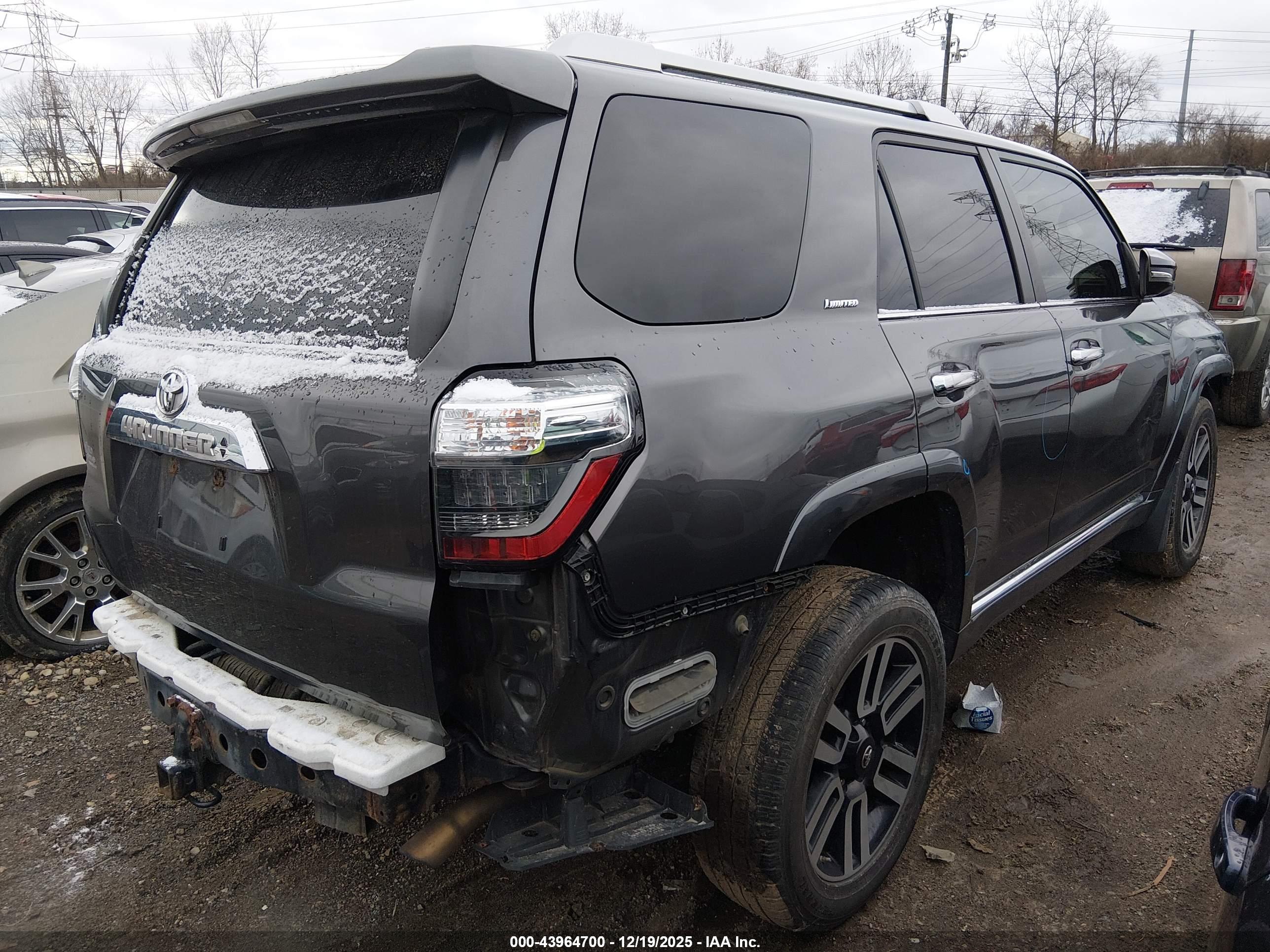 TOYOTA 4RUNNER image 4