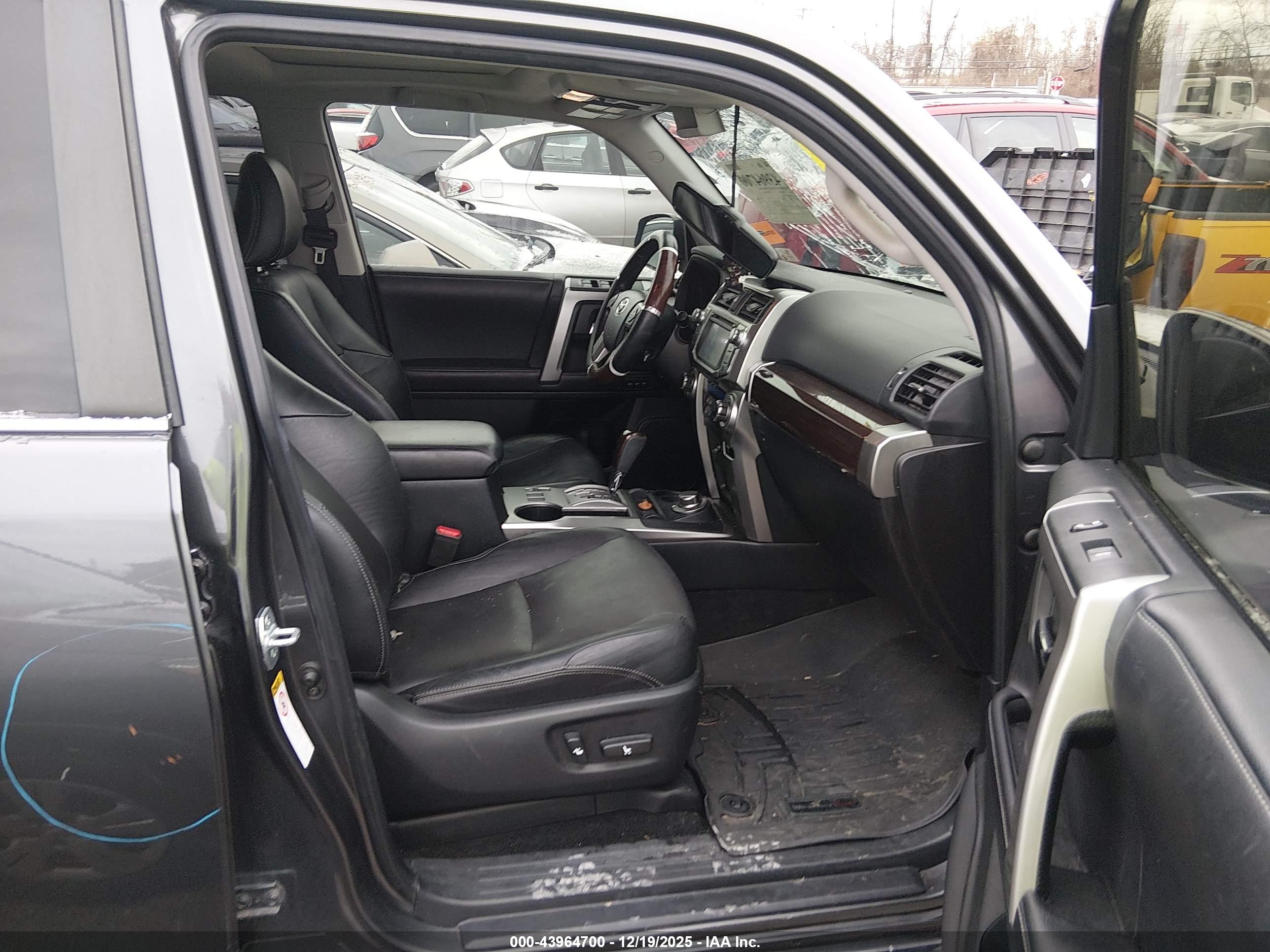 TOYOTA 4RUNNER image 5