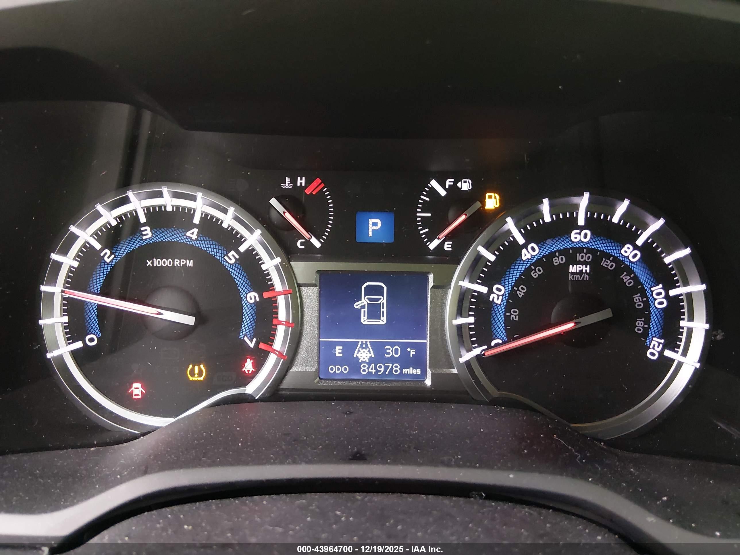 TOYOTA 4RUNNER image 7