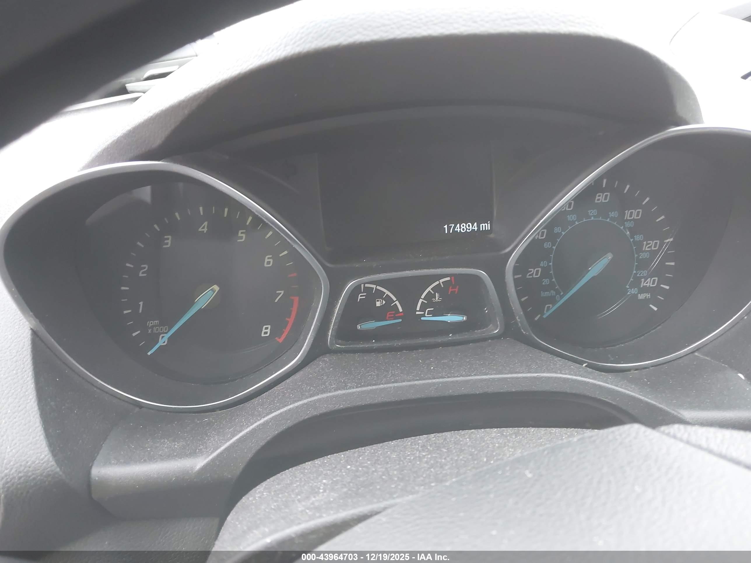 FORD ESCAPE image 7