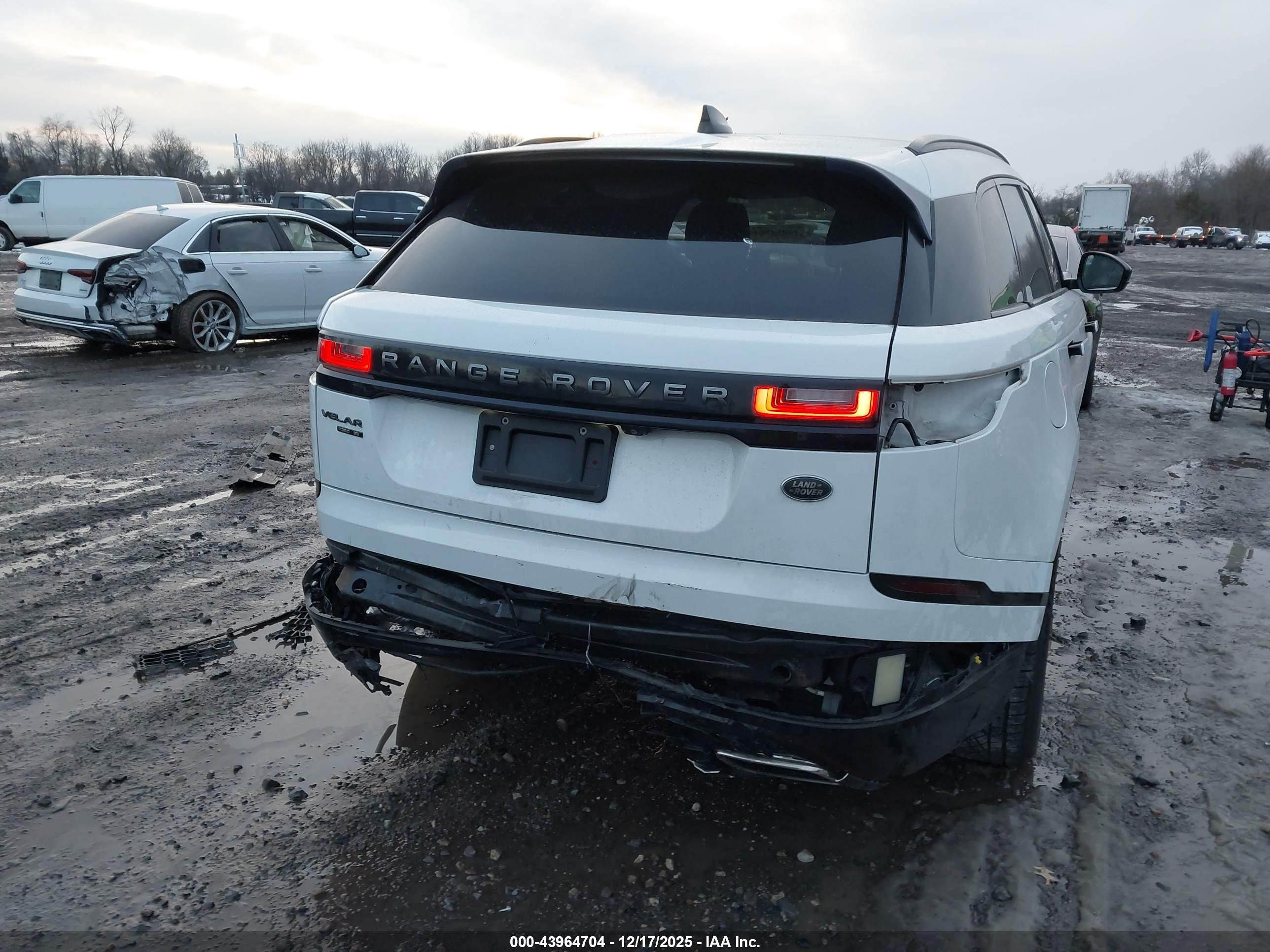 LAND ROVER image 6