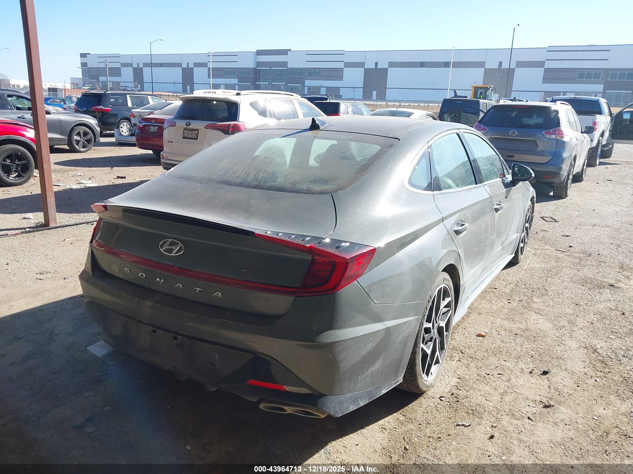 HYUNDAI SONATA image 4