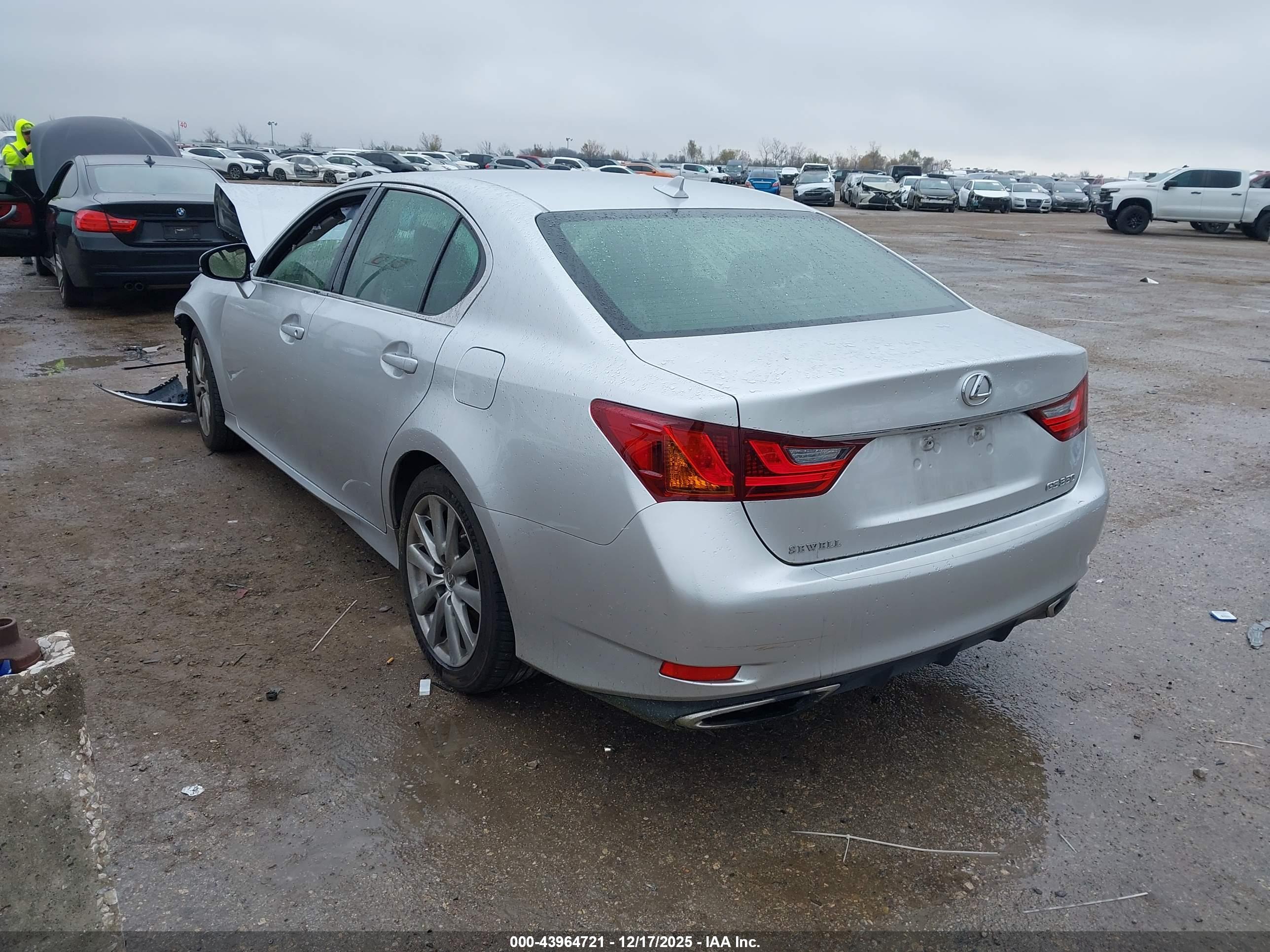 LEXUS GS image 3