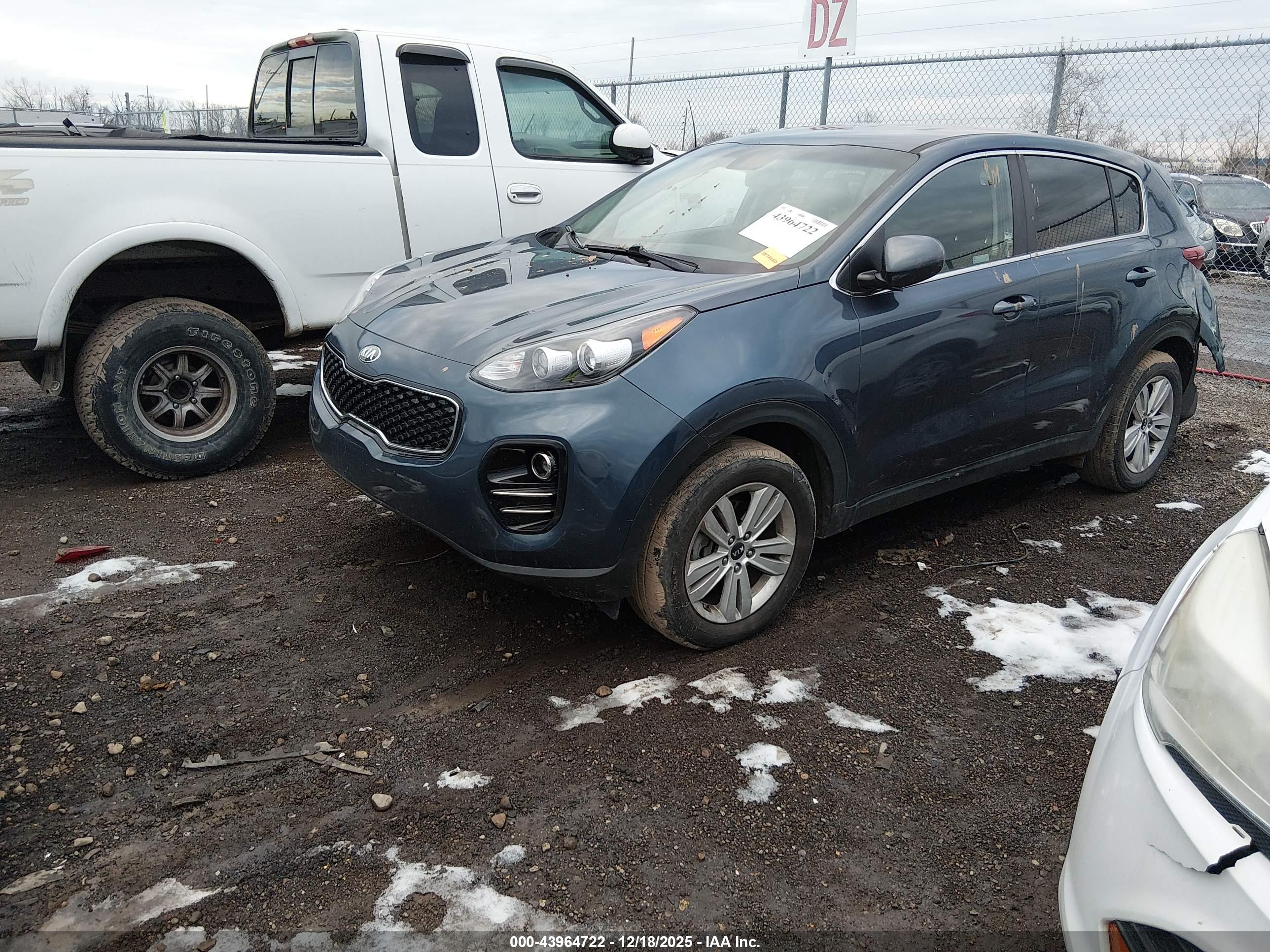 KIA SPORTAGE image 2