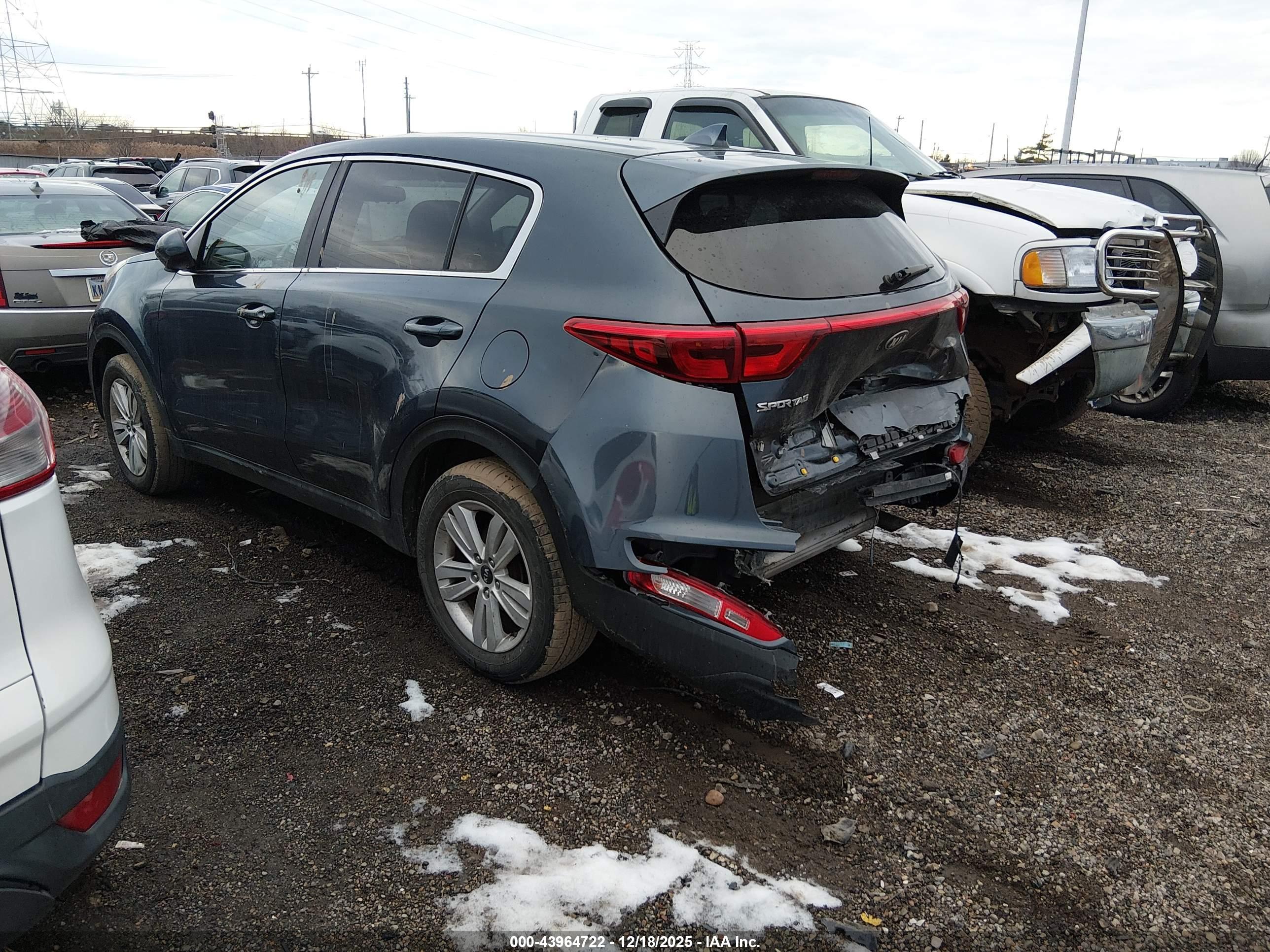 KIA SPORTAGE image 3