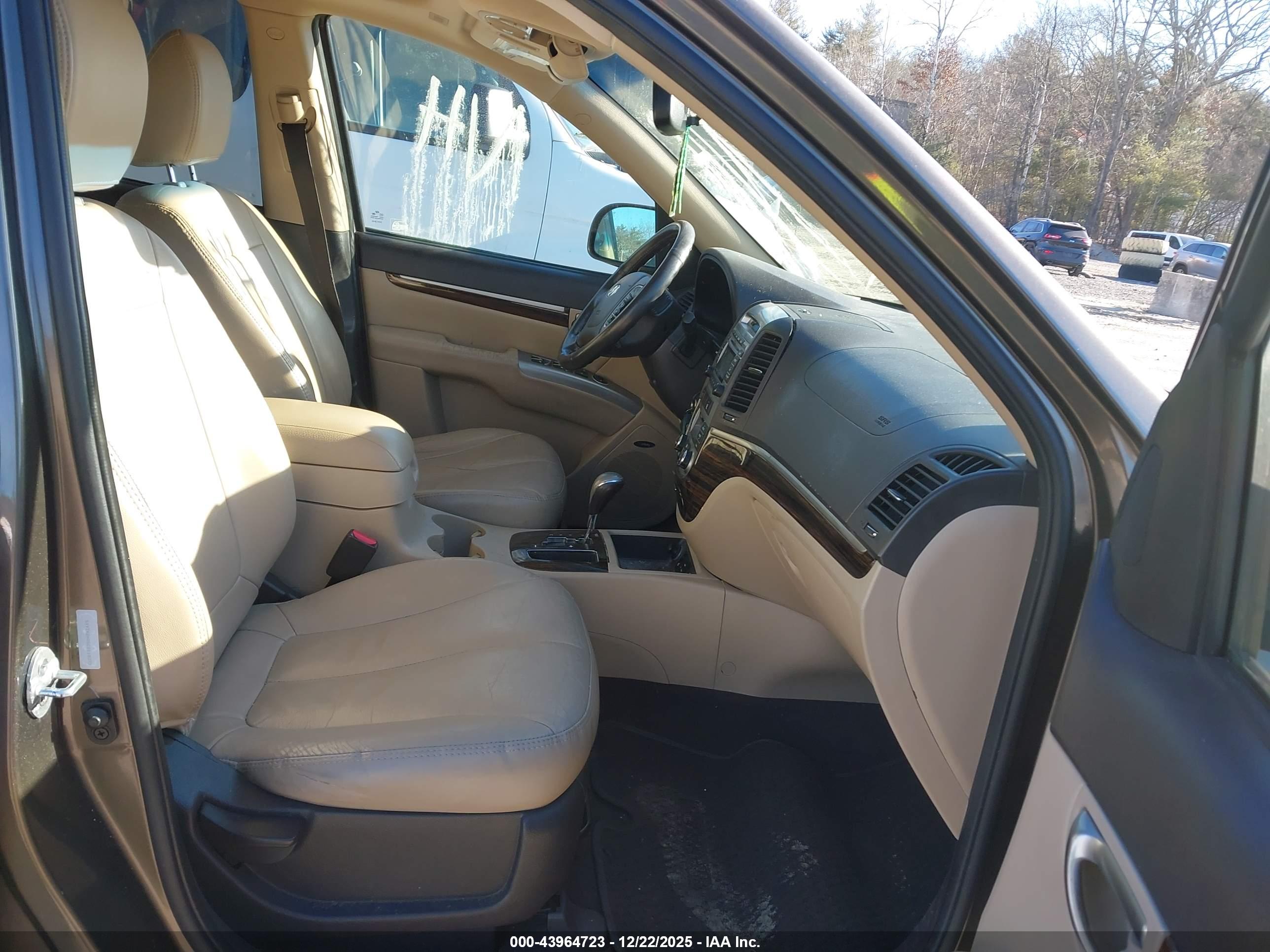 HYUNDAI SANTA image 5