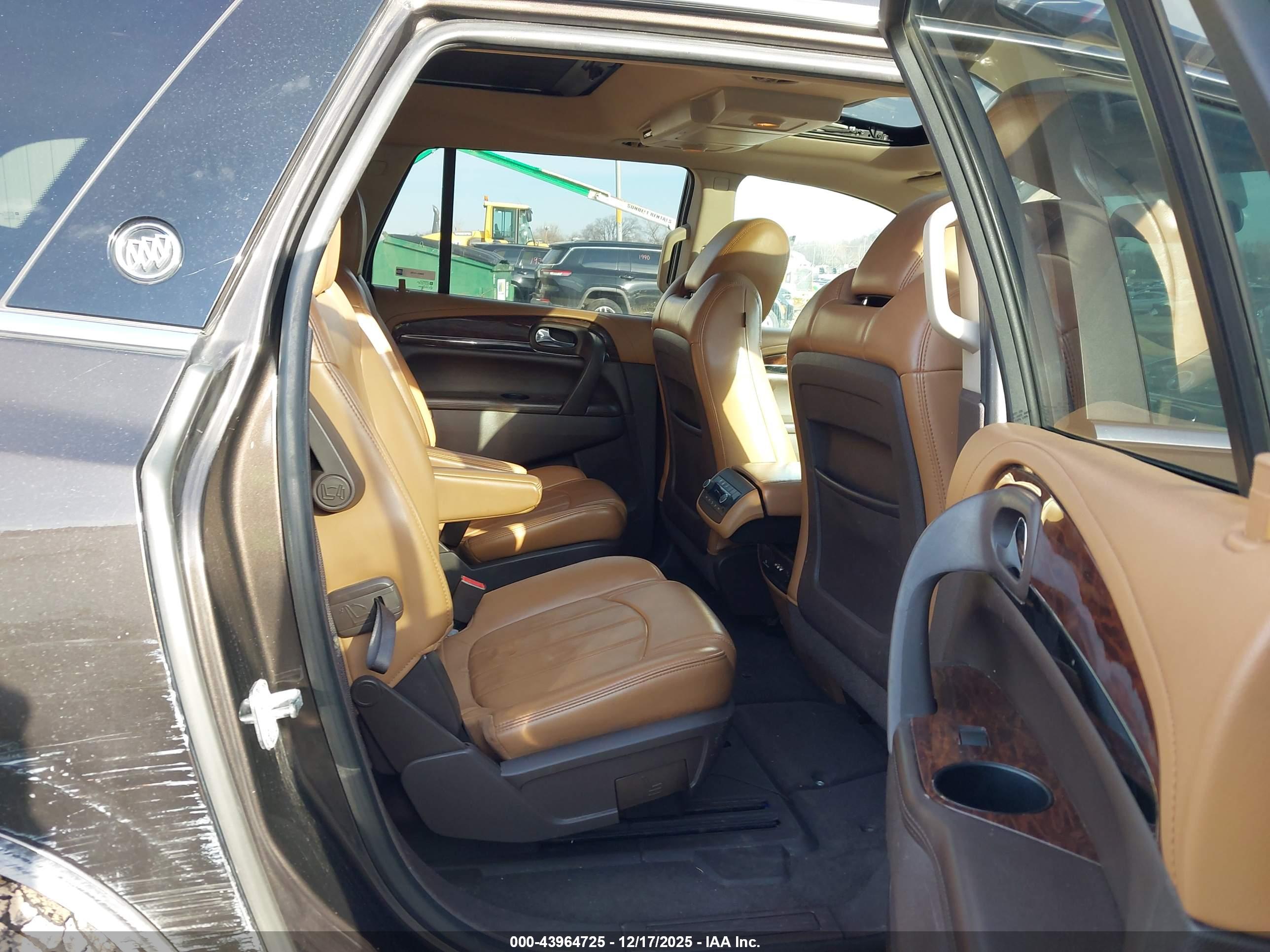 BUICK ENCLAVE image 8