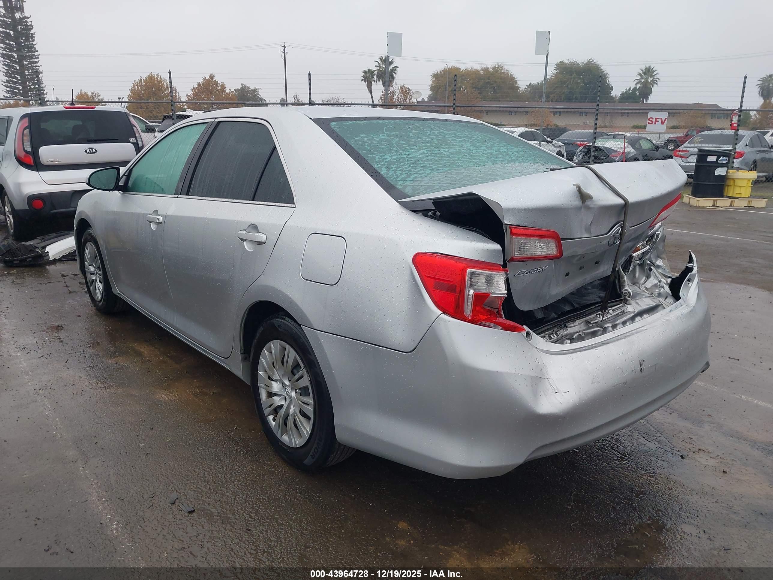 TOYOTA CAMRY image 3