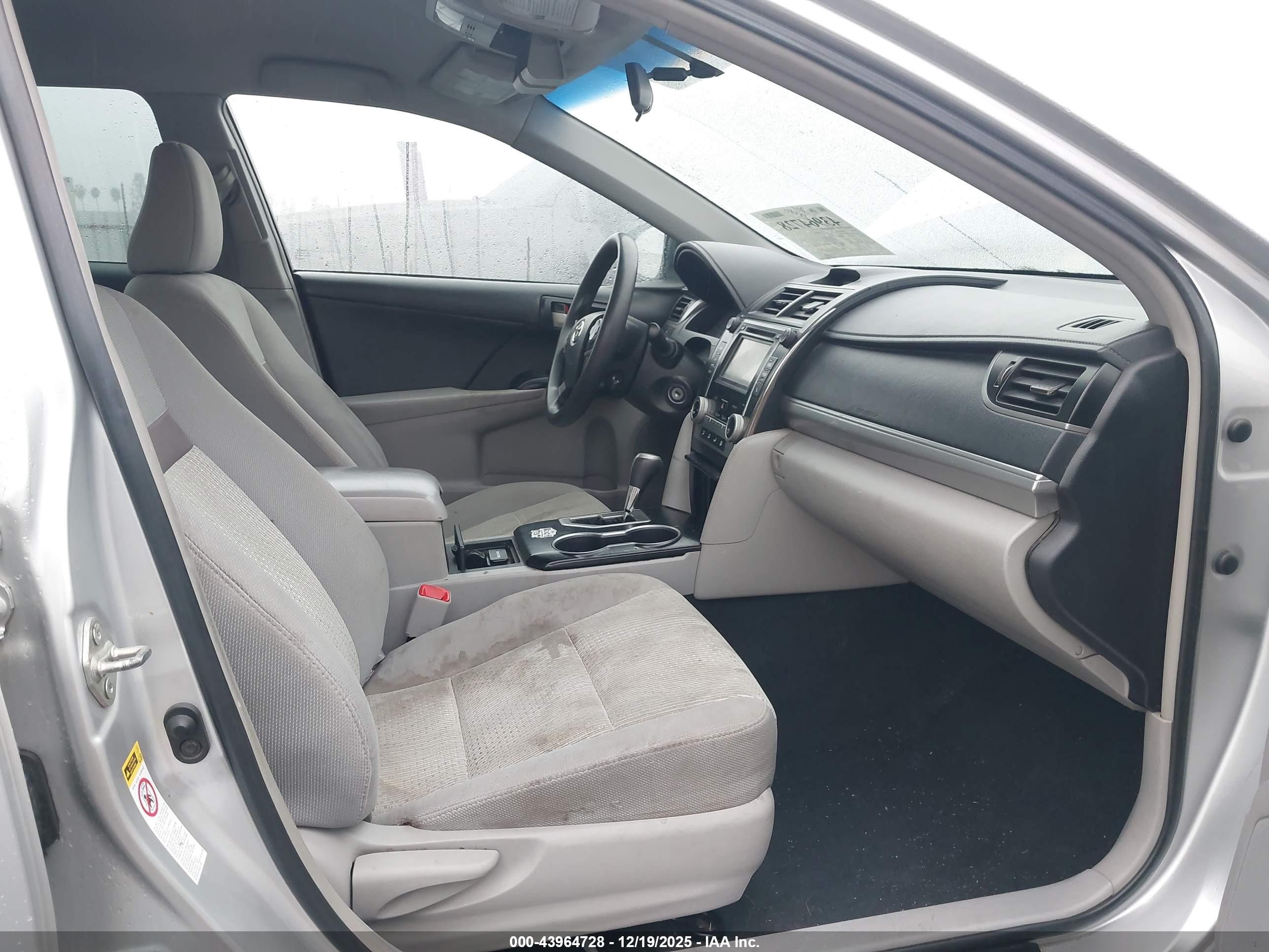 TOYOTA CAMRY image 5