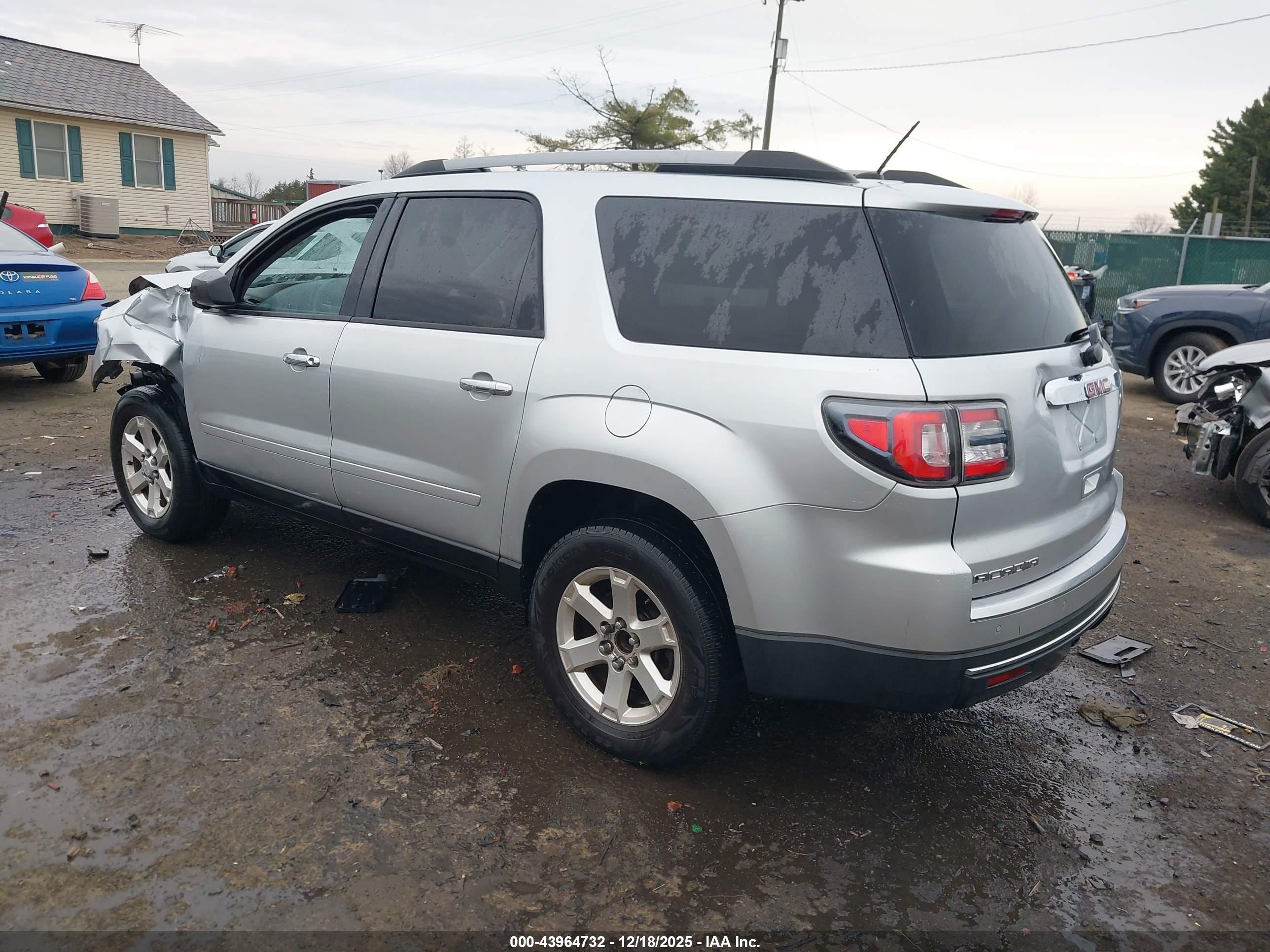 GMC ACADIA image 3